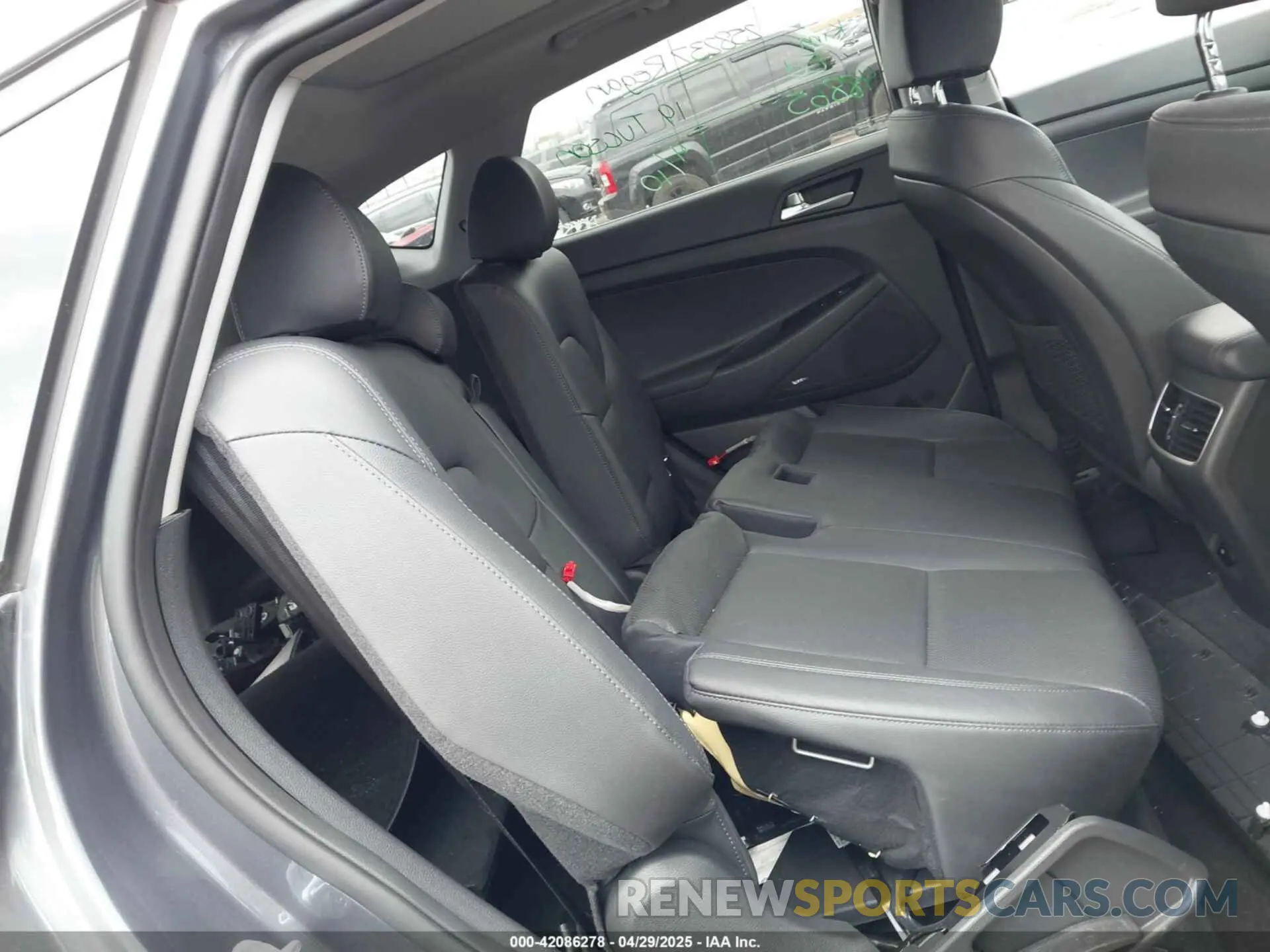 8 Photograph of a damaged car KM8J3CAL2KU009361 HYUNDAI TUCSON 2019