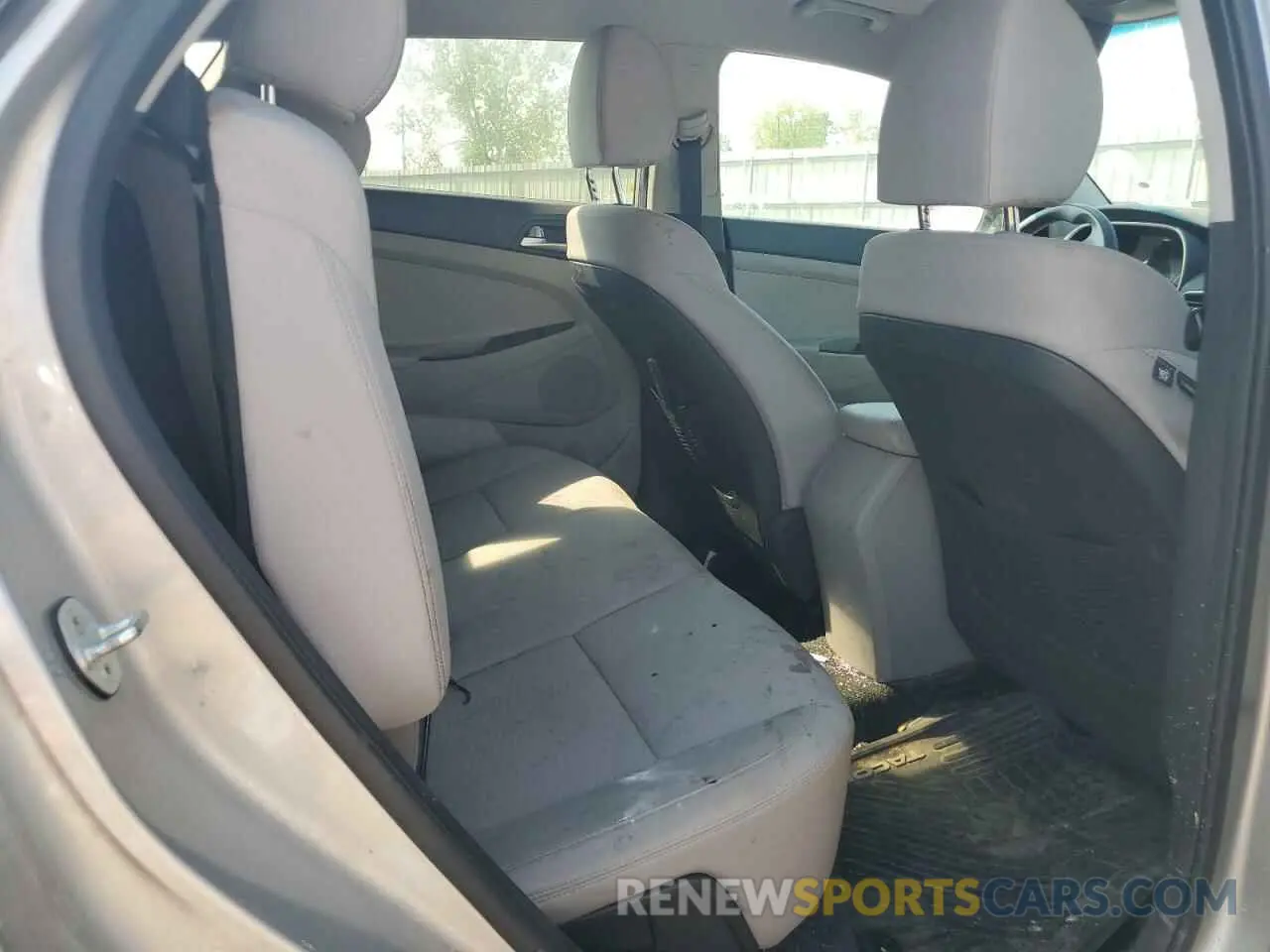 10 Photograph of a damaged car KM8J2CA40LU133609 HYUNDAI TUCSON 2020