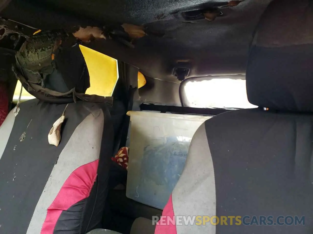 10 Photograph of a damaged car KM8J2CA41LU225859 HYUNDAI TUCSON 2020