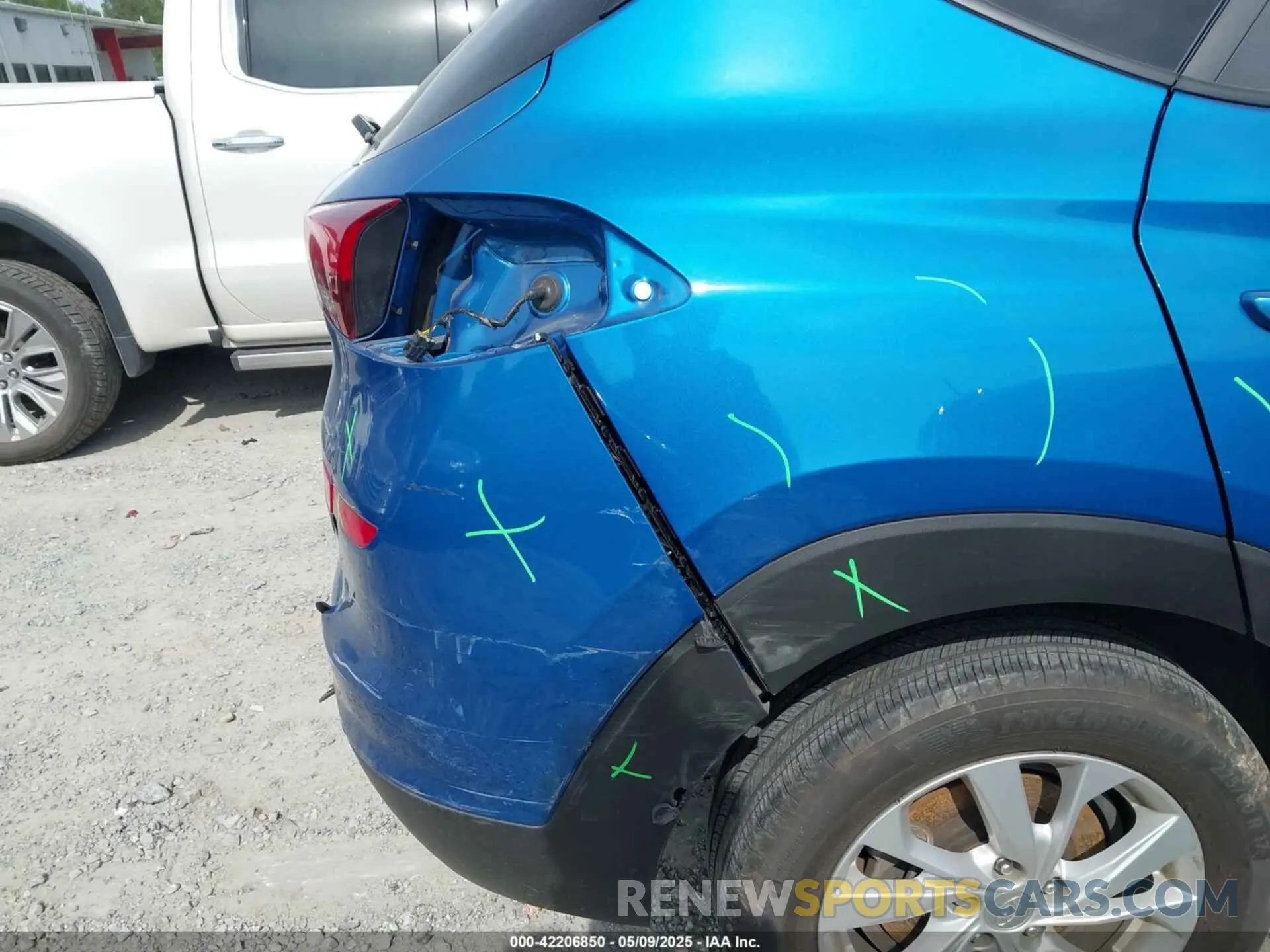 17 Photograph of a damaged car KM8J2CA42LU087393 HYUNDAI TUCSON 2020