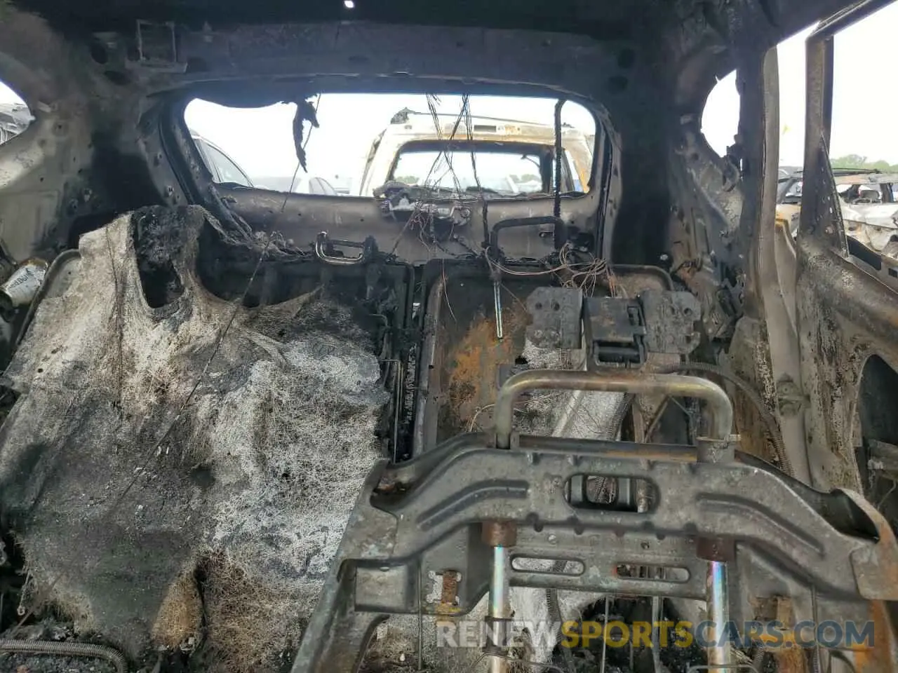 10 Photograph of a damaged car KM8J2CA42LU133613 HYUNDAI TUCSON 2020
