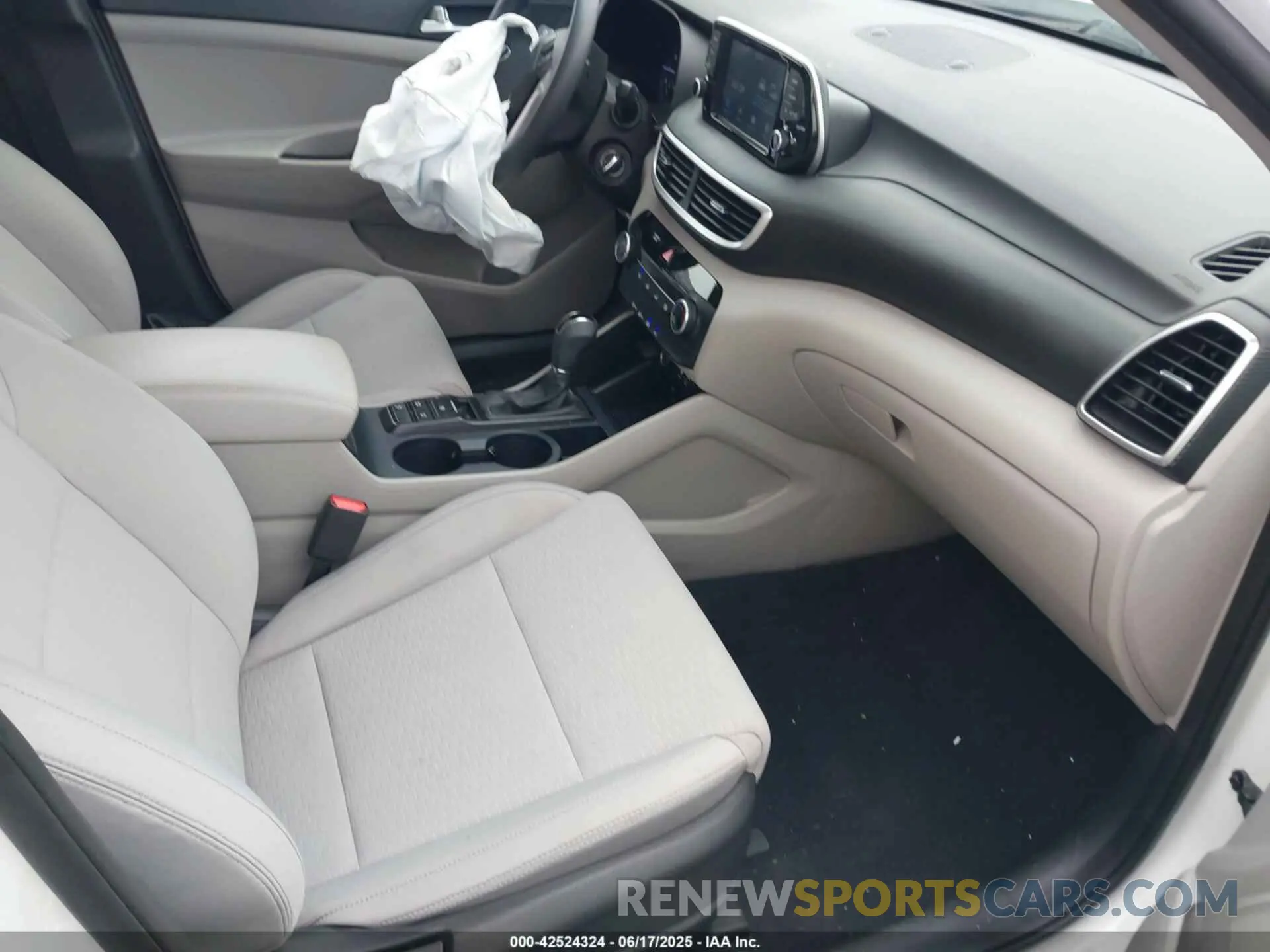 5 Photograph of a damaged car KM8J2CA42LU159807 HYUNDAI TUCSON 2020