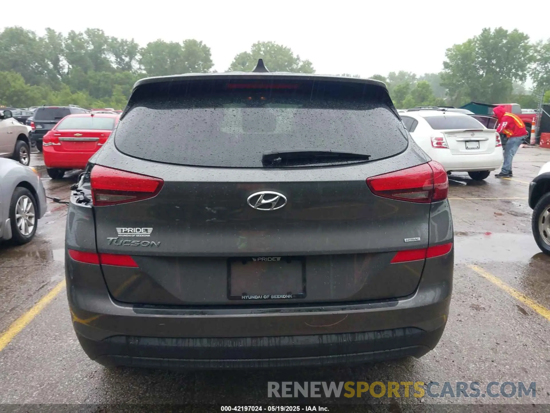17 Photograph of a damaged car KM8J2CA45LU081250 HYUNDAI TUCSON 2020