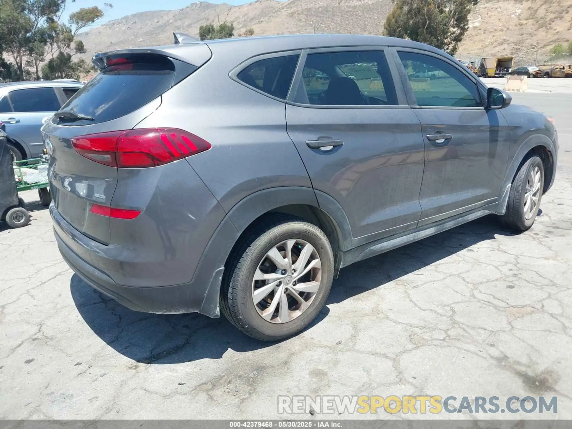 4 Photograph of a damaged car KM8J2CA45LU161809 HYUNDAI TUCSON 2020