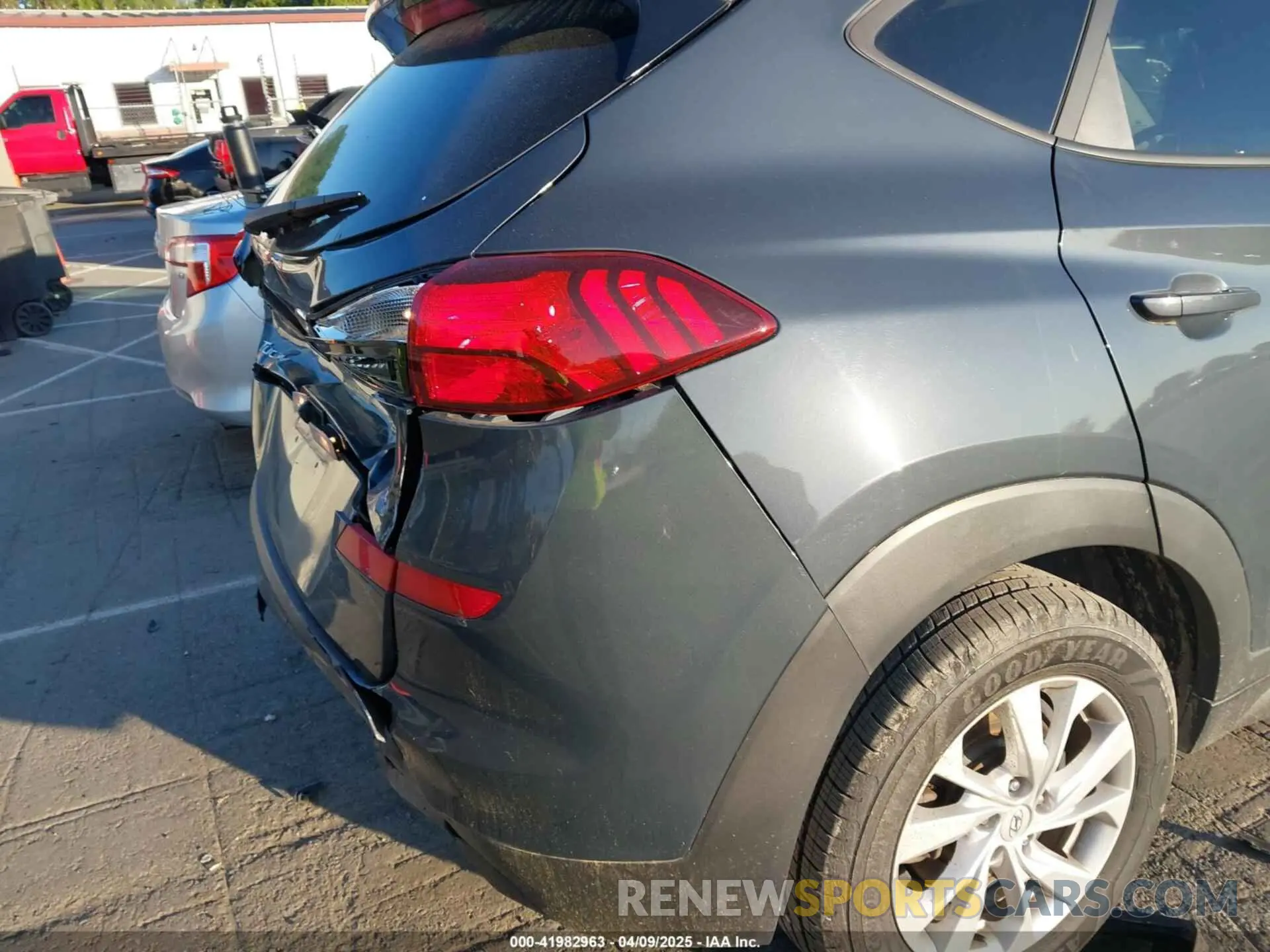 19 Photograph of a damaged car KM8J2CA48LU162243 HYUNDAI TUCSON 2020