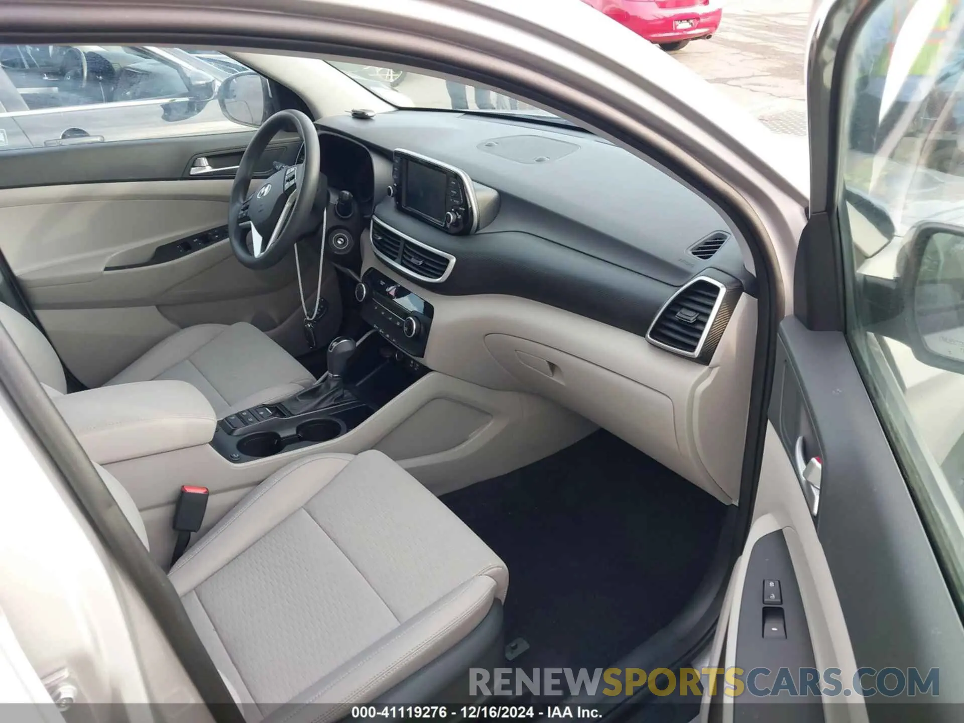 5 Photograph of a damaged car KM8J2CA49LU134791 HYUNDAI TUCSON 2020