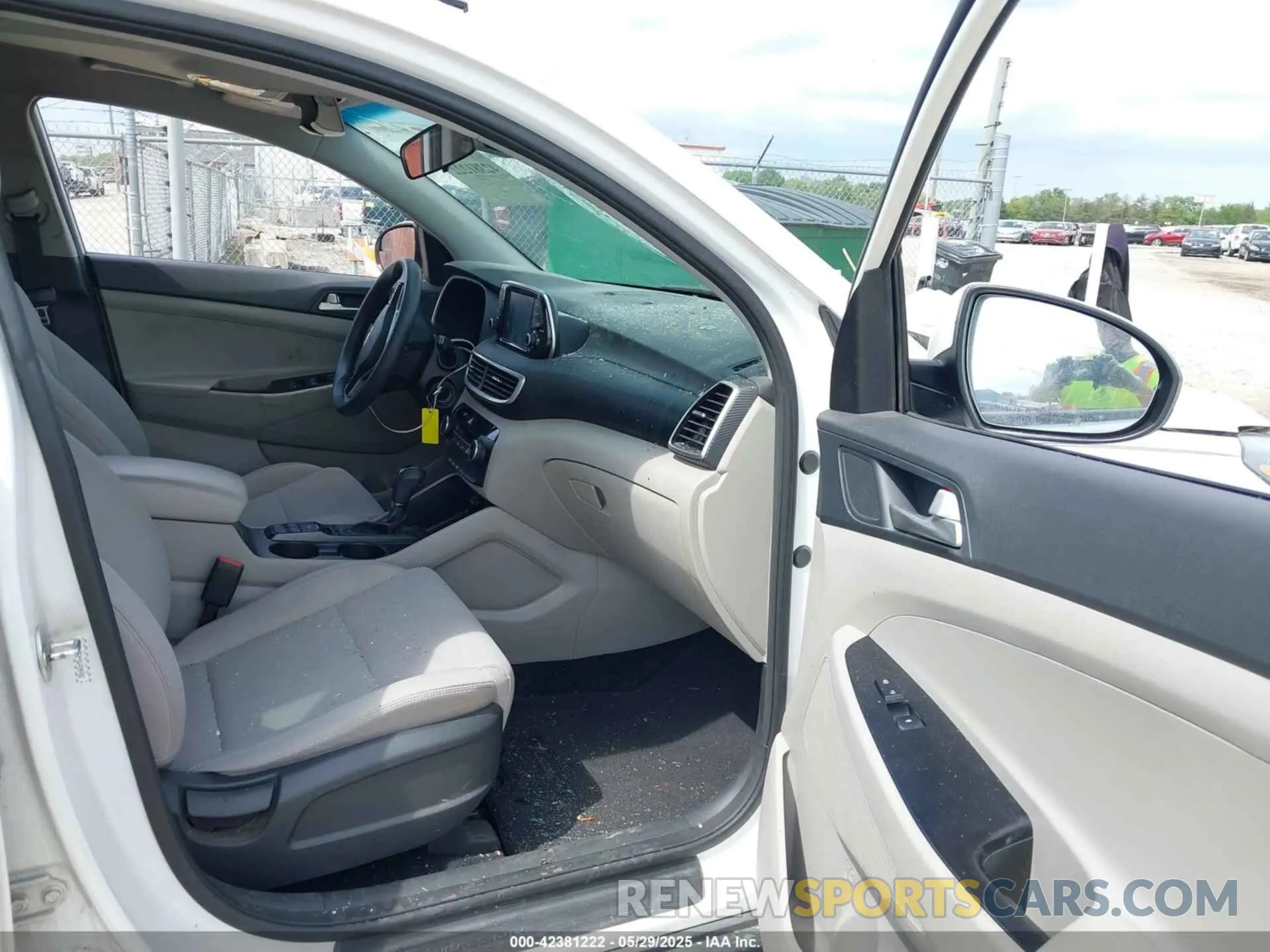 8 Photograph of a damaged car KM8J2CA4XLU246502 HYUNDAI TUCSON 2020