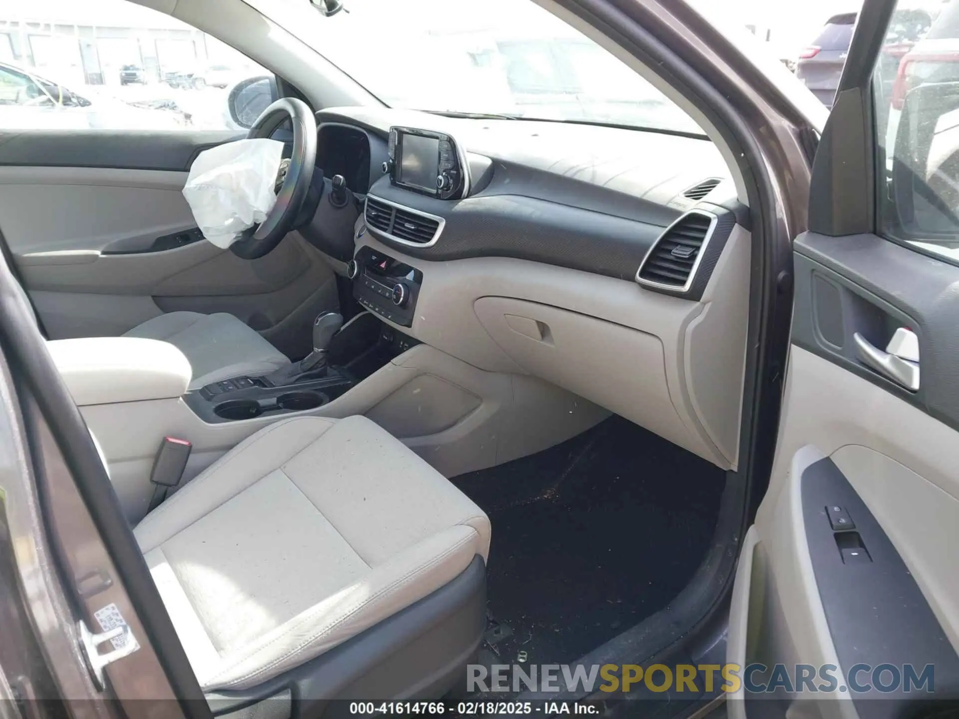 5 Photograph of a damaged car KM8J33A40LU111994 HYUNDAI TUCSON 2020