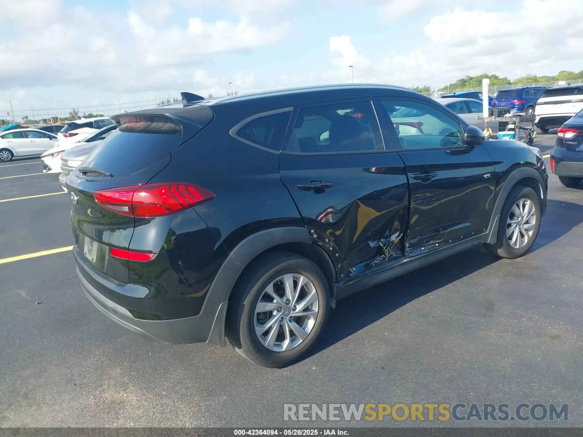 4 Photograph of a damaged car KM8J33A40LU233903 HYUNDAI TUCSON 2020