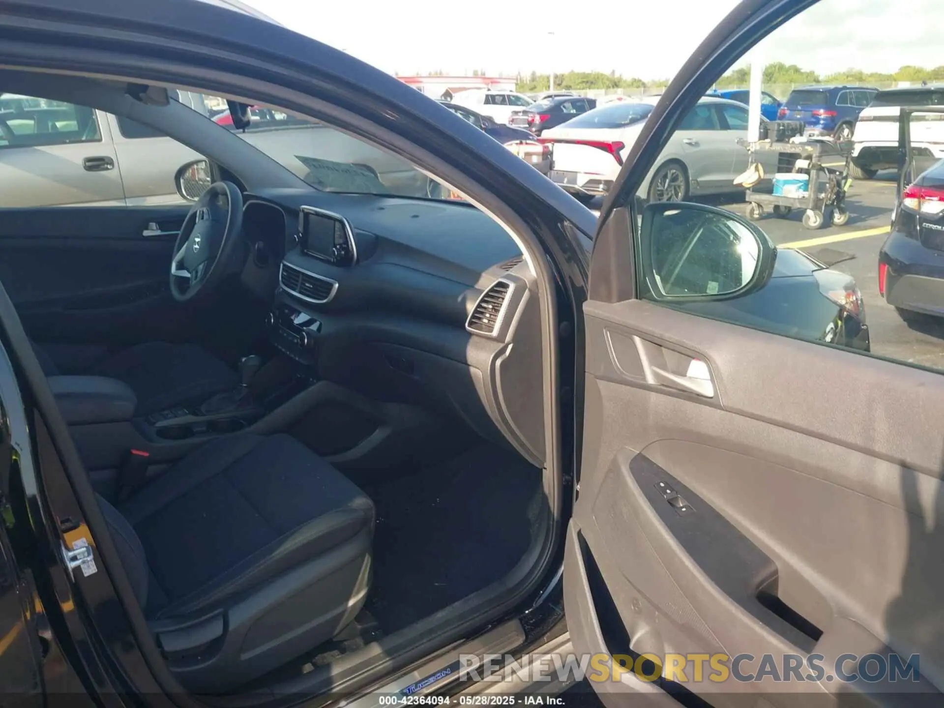 5 Photograph of a damaged car KM8J33A40LU233903 HYUNDAI TUCSON 2020