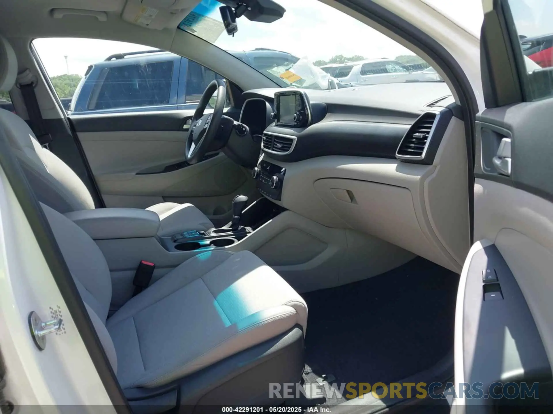 5 Photograph of a damaged car KM8J33A45LU114065 HYUNDAI TUCSON 2020