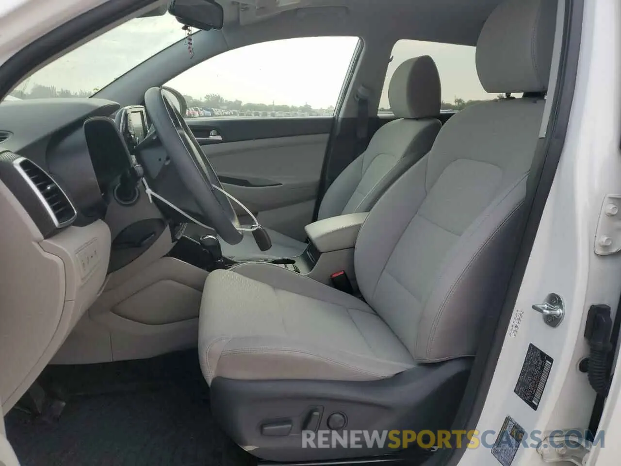 7 Photograph of a damaged car KM8J33A47LU272312 HYUNDAI TUCSON 2020