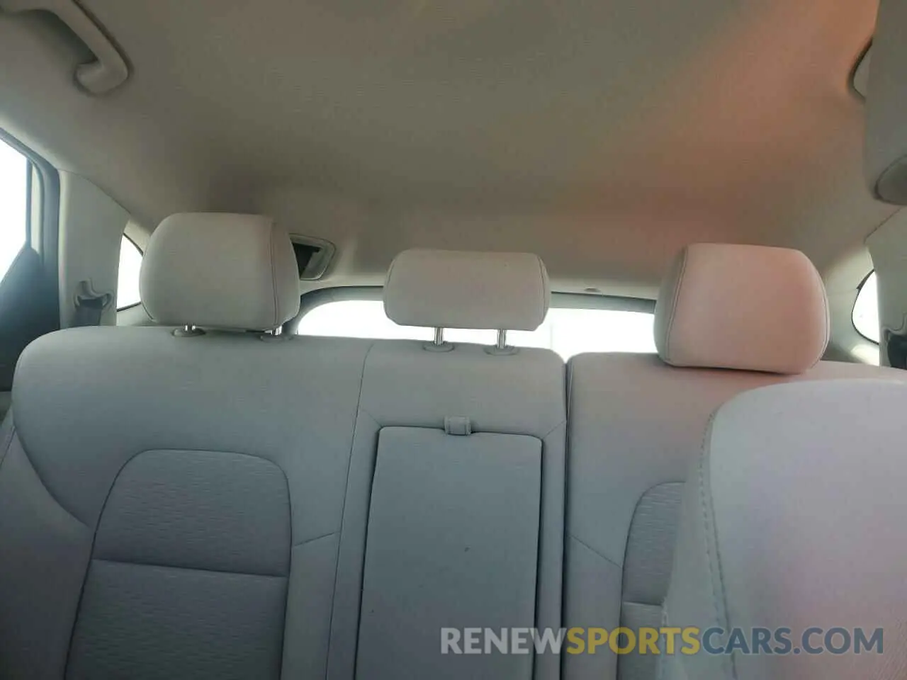 10 Photograph of a damaged car KM8J33A48LU134682 HYUNDAI TUCSON 2020