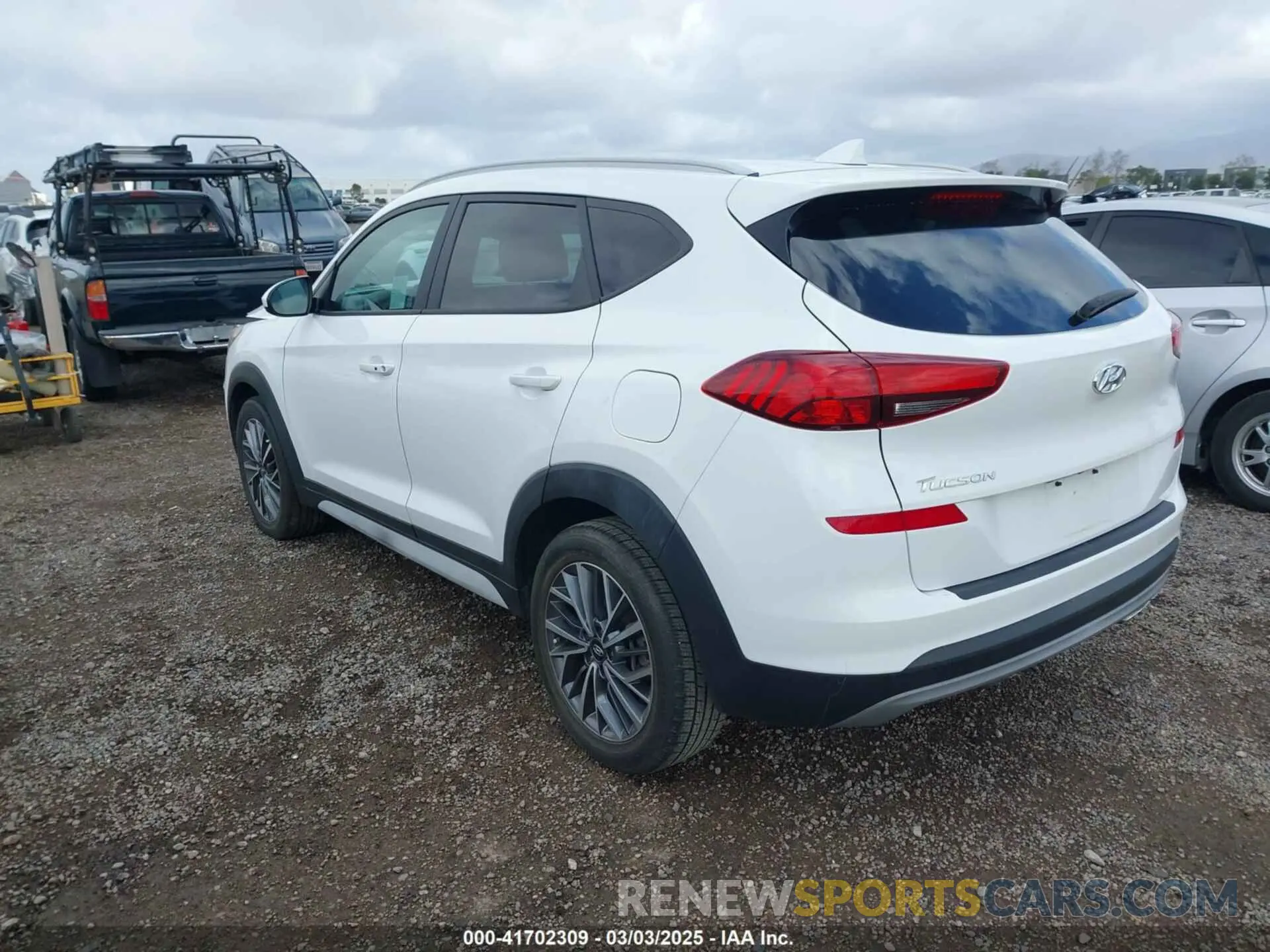 3 Photograph of a damaged car KM8J33AL2LU106402 HYUNDAI TUCSON 2020