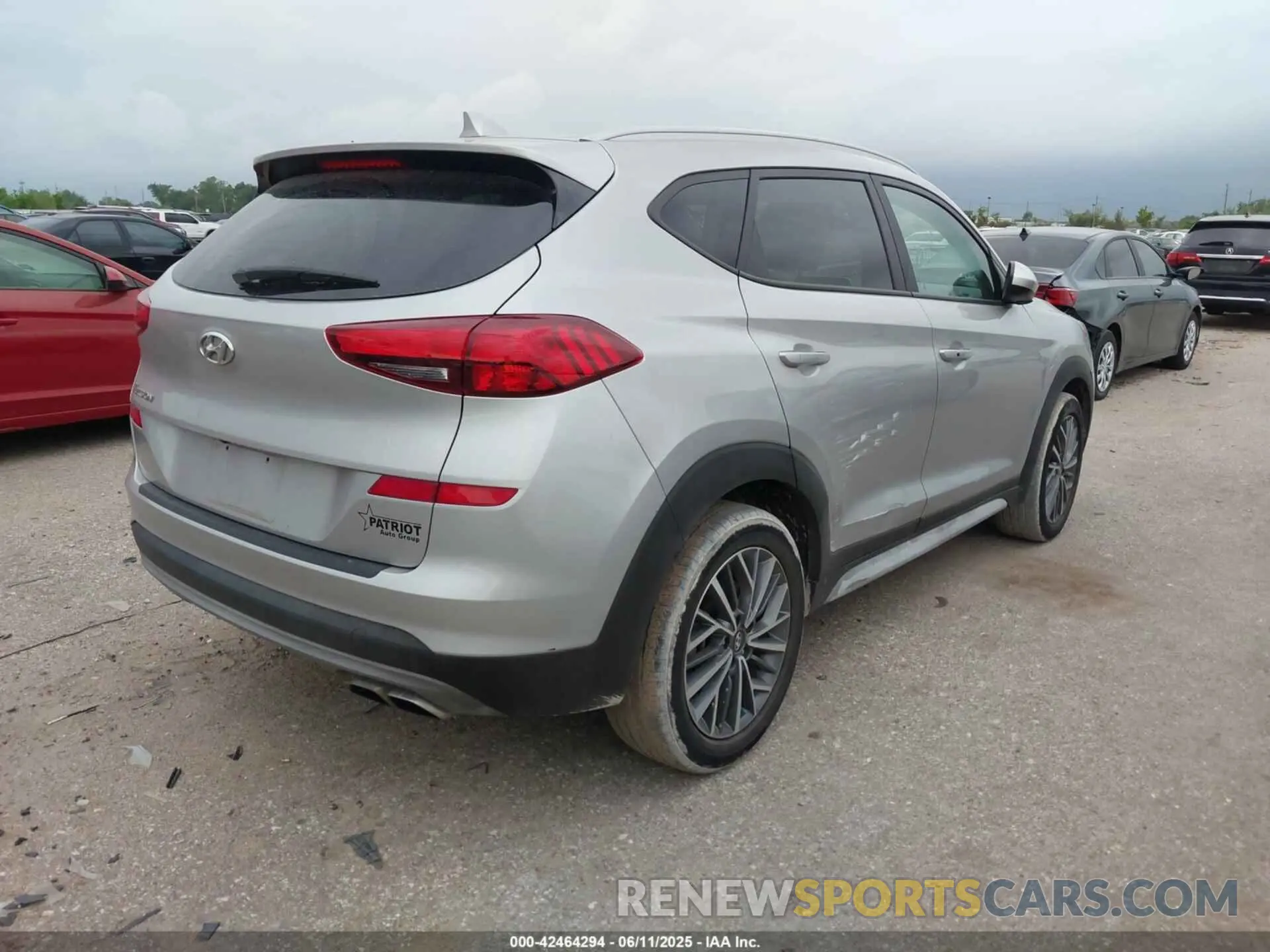 4 Photograph of a damaged car KM8J33AL2LU157527 HYUNDAI TUCSON 2020