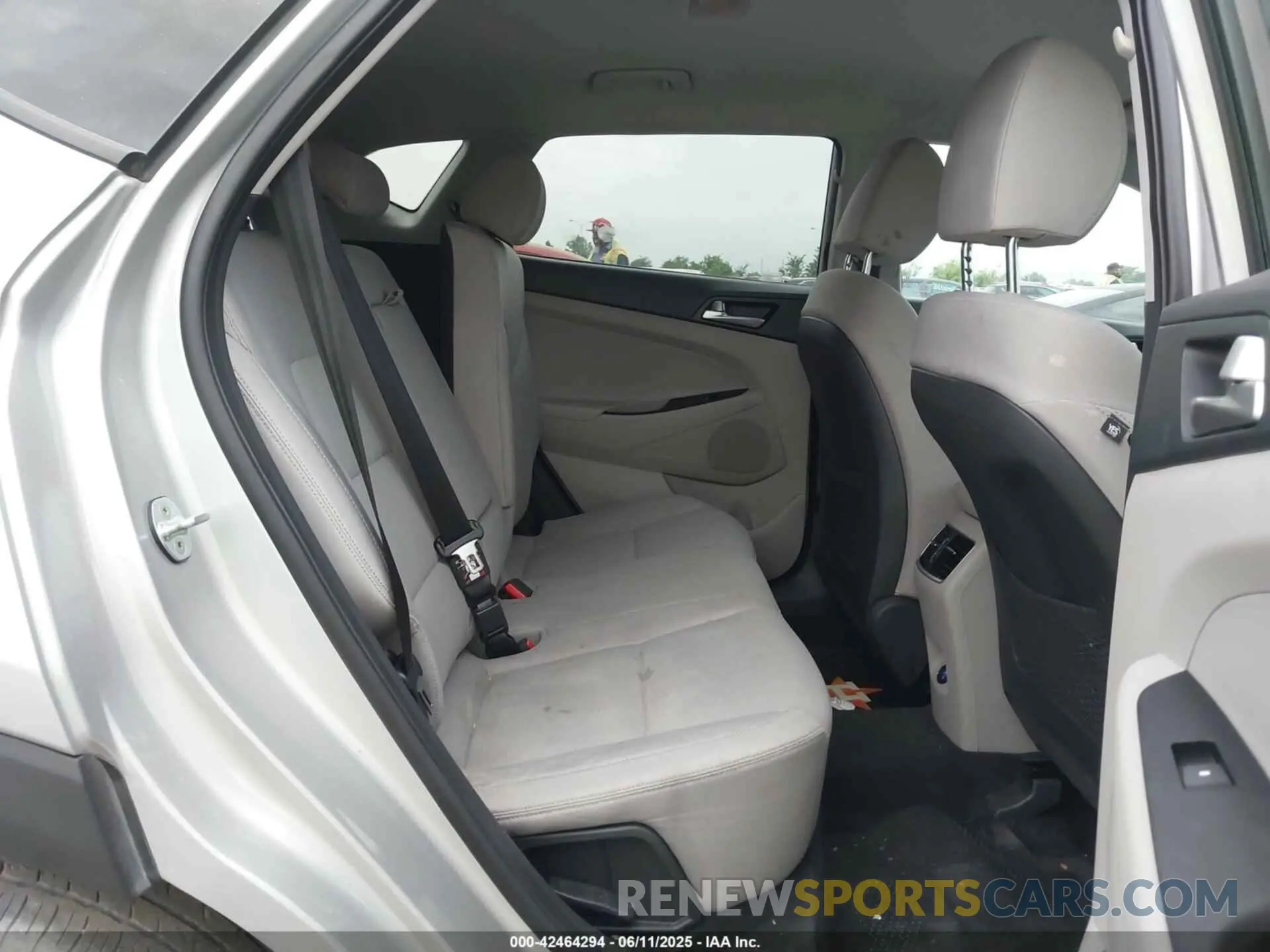 8 Photograph of a damaged car KM8J33AL2LU157527 HYUNDAI TUCSON 2020