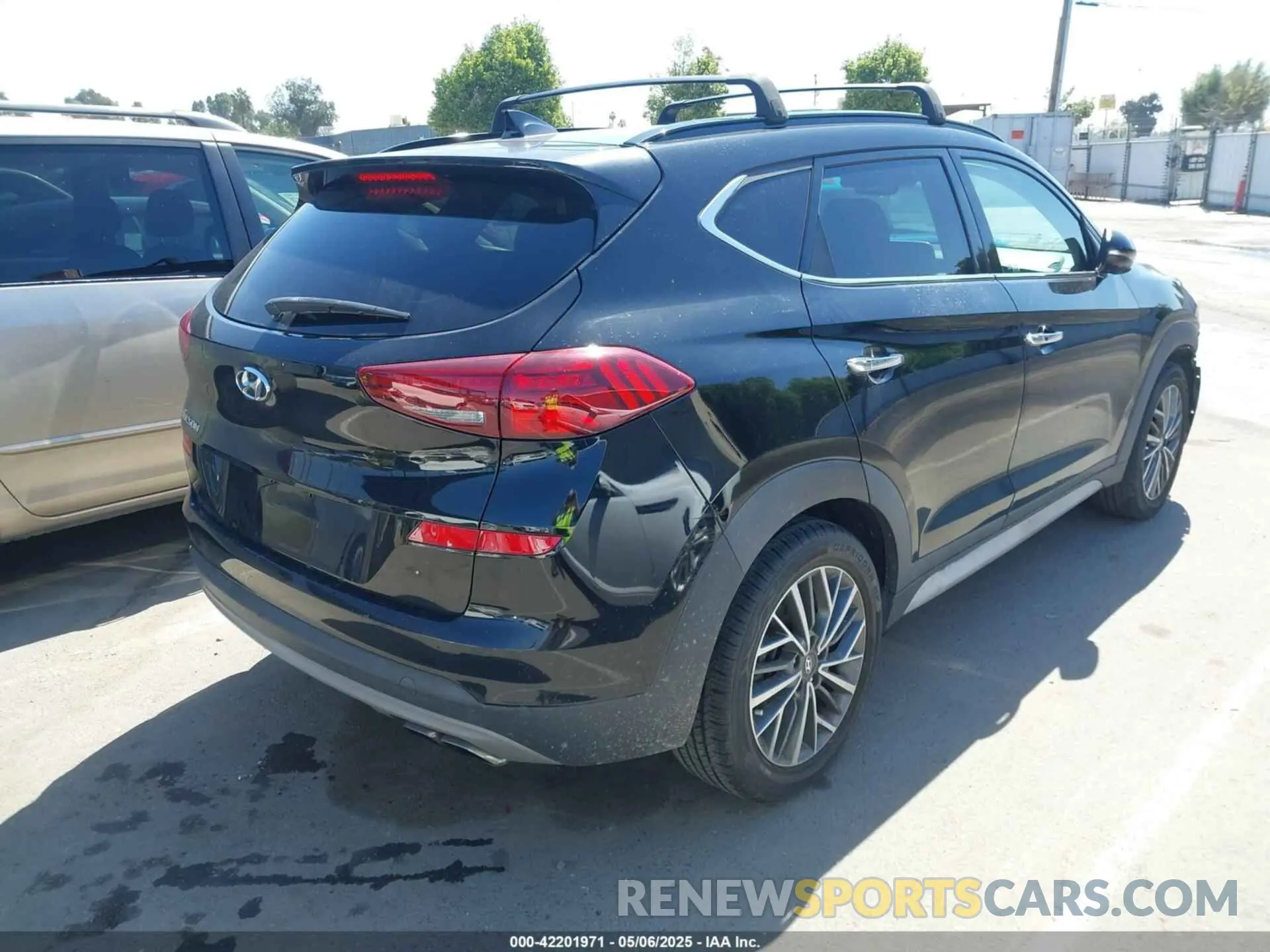 4 Photograph of a damaged car KM8J33AL9LU196101 HYUNDAI TUCSON 2020