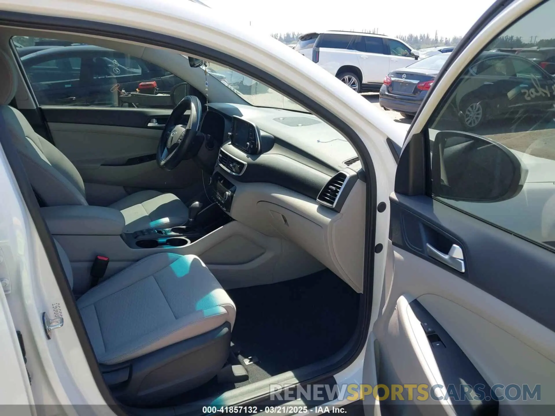 5 Photograph of a damaged car KM8J33ALXLU197516 HYUNDAI TUCSON 2020