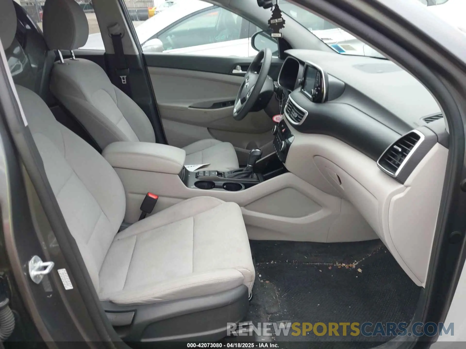 5 Photograph of a damaged car KM8J3CA42LU093305 HYUNDAI TUCSON 2020