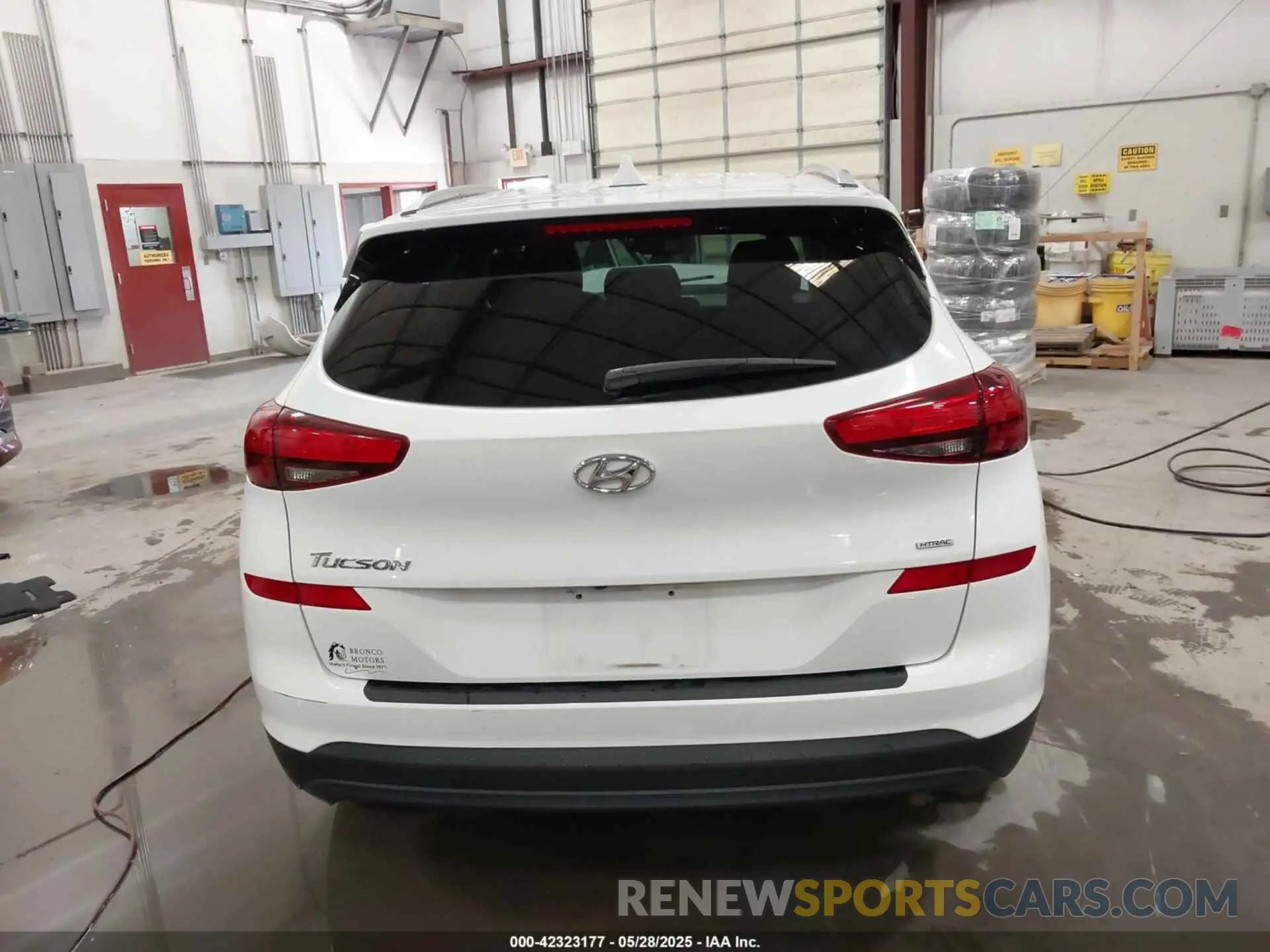 17 Photograph of a damaged car KM8J3CA42LU167368 HYUNDAI TUCSON 2020