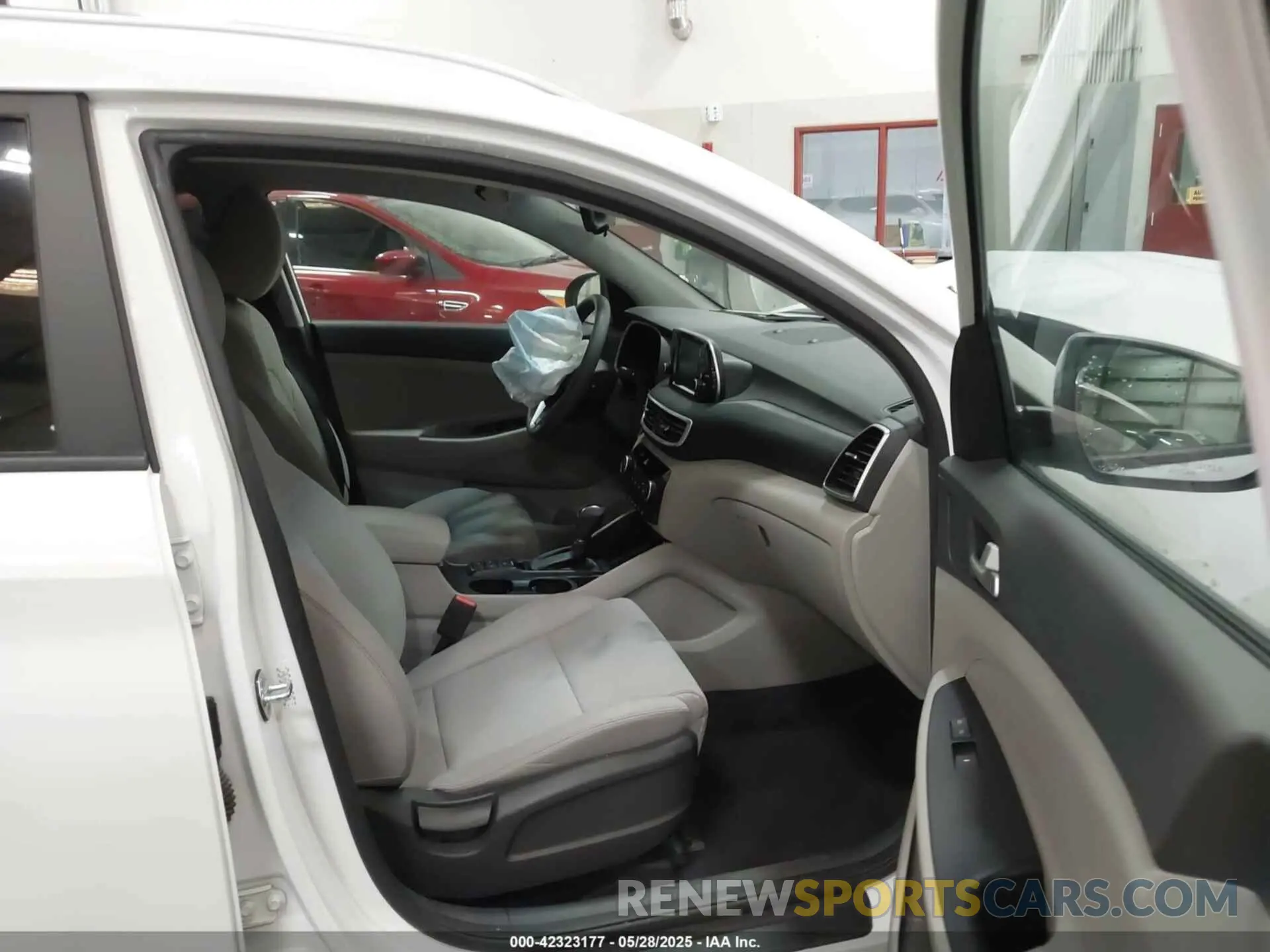 5 Photograph of a damaged car KM8J3CA42LU167368 HYUNDAI TUCSON 2020