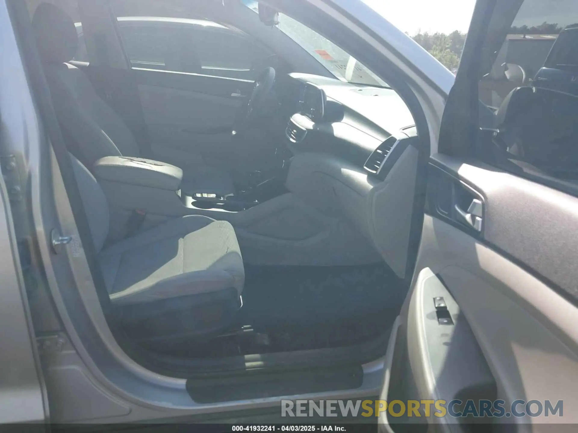 5 Photograph of a damaged car KM8J3CA44LU168344 HYUNDAI TUCSON 2020