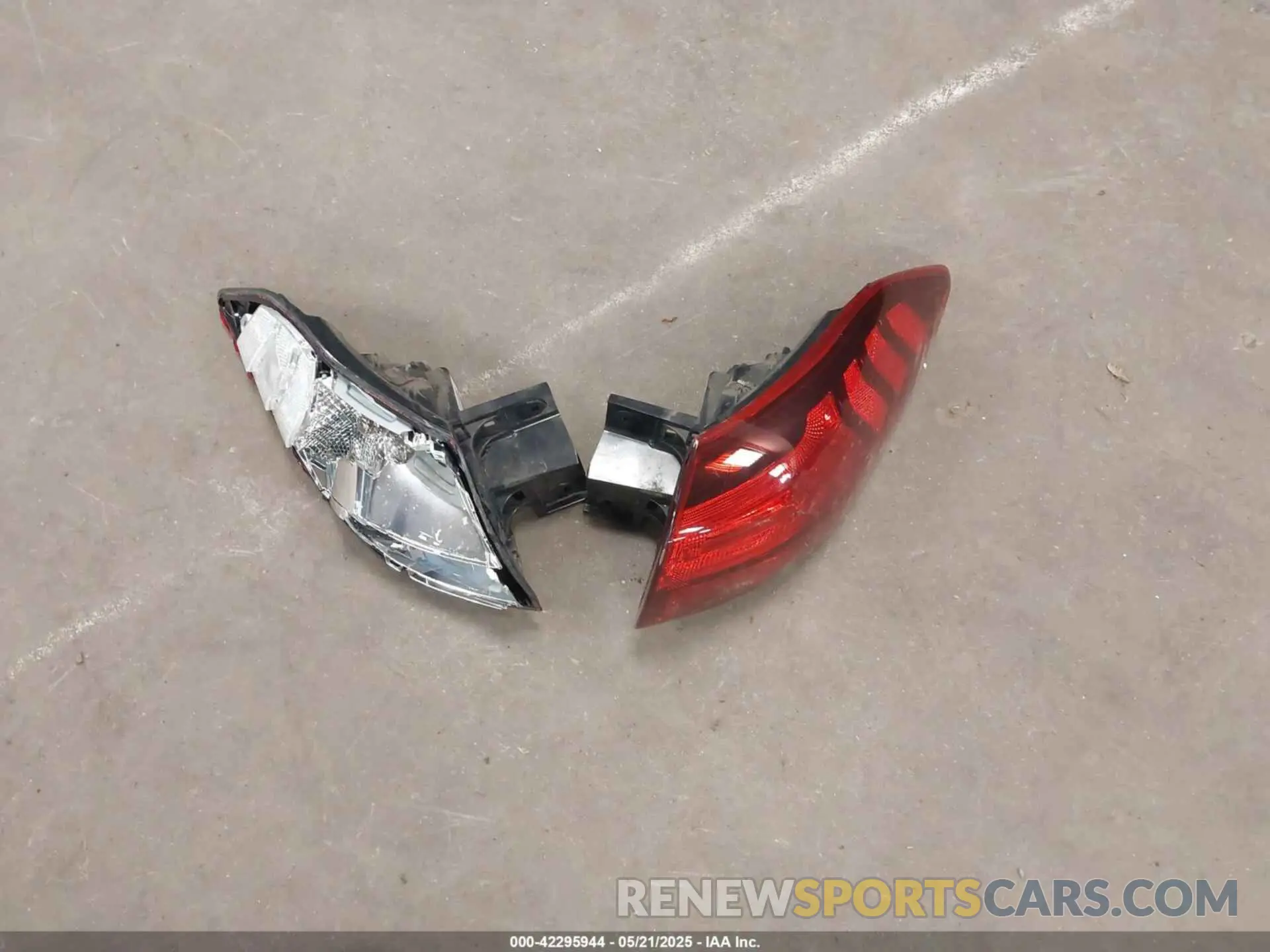 12 Photograph of a damaged car KM8J3CA44LU193809 HYUNDAI TUCSON 2020