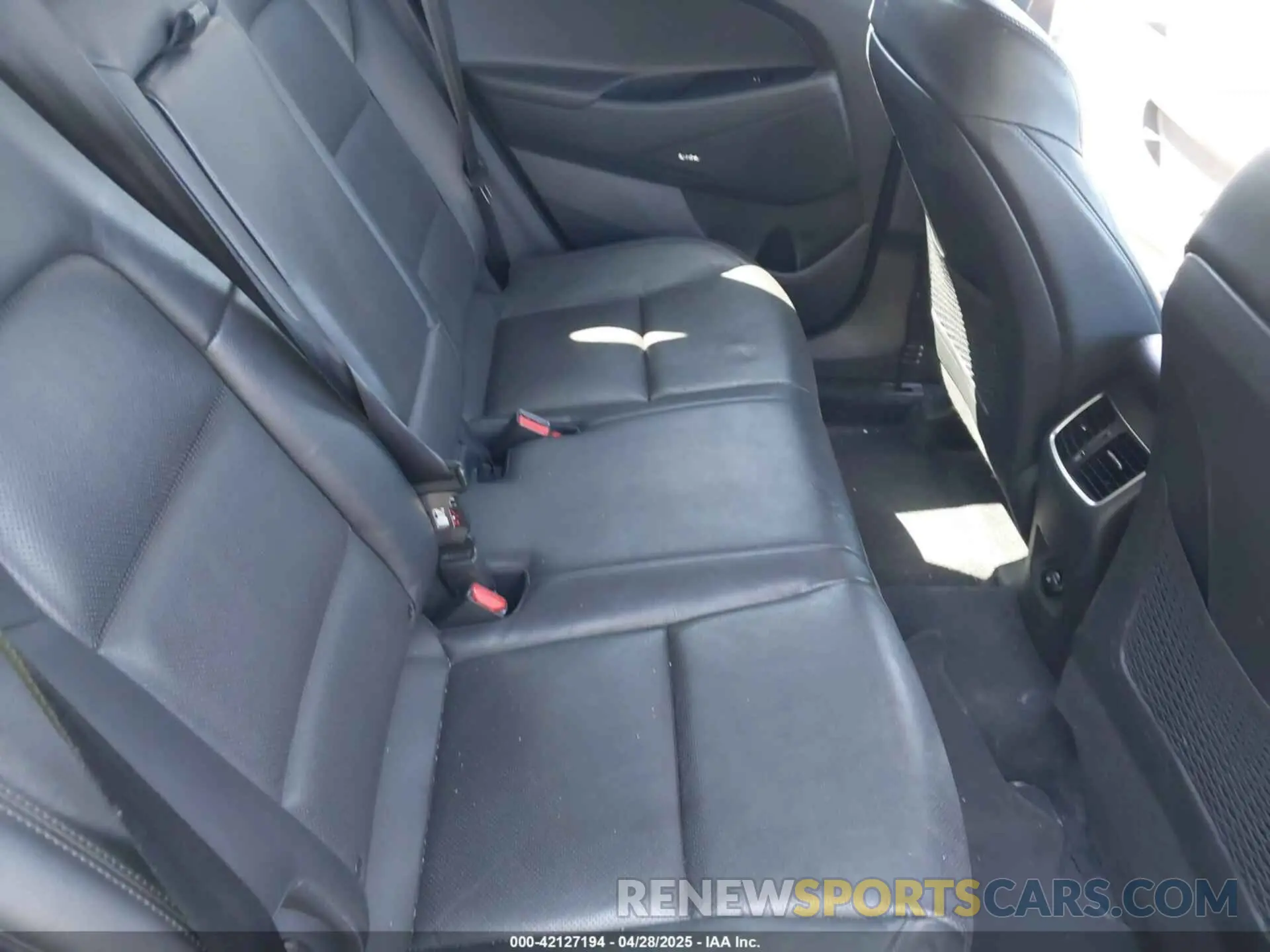 8 Photograph of a damaged car KM8J3CAL1LU221394 HYUNDAI TUCSON 2020