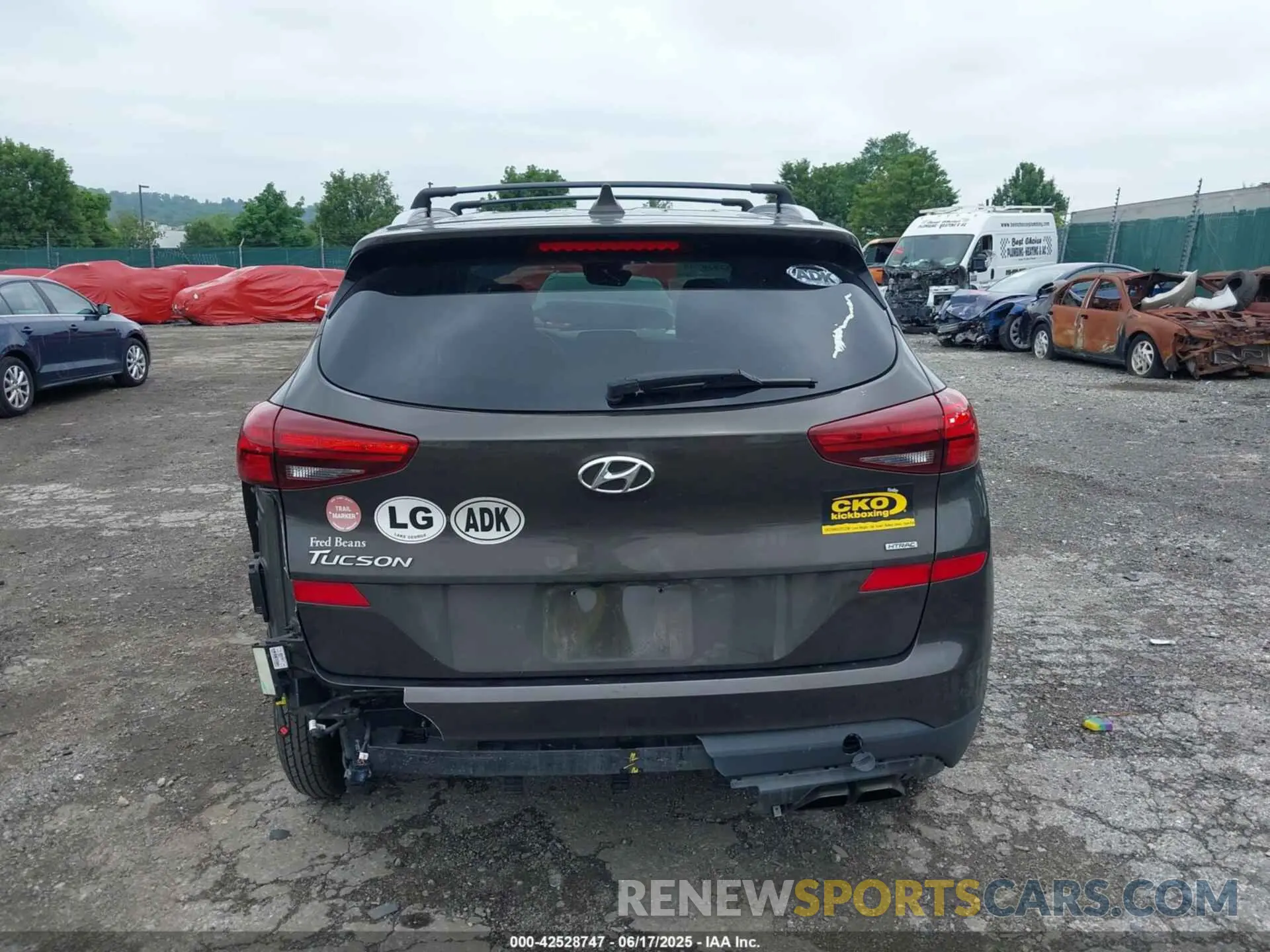 17 Photograph of a damaged car KM8J3CAL2LU200876 HYUNDAI TUCSON 2020