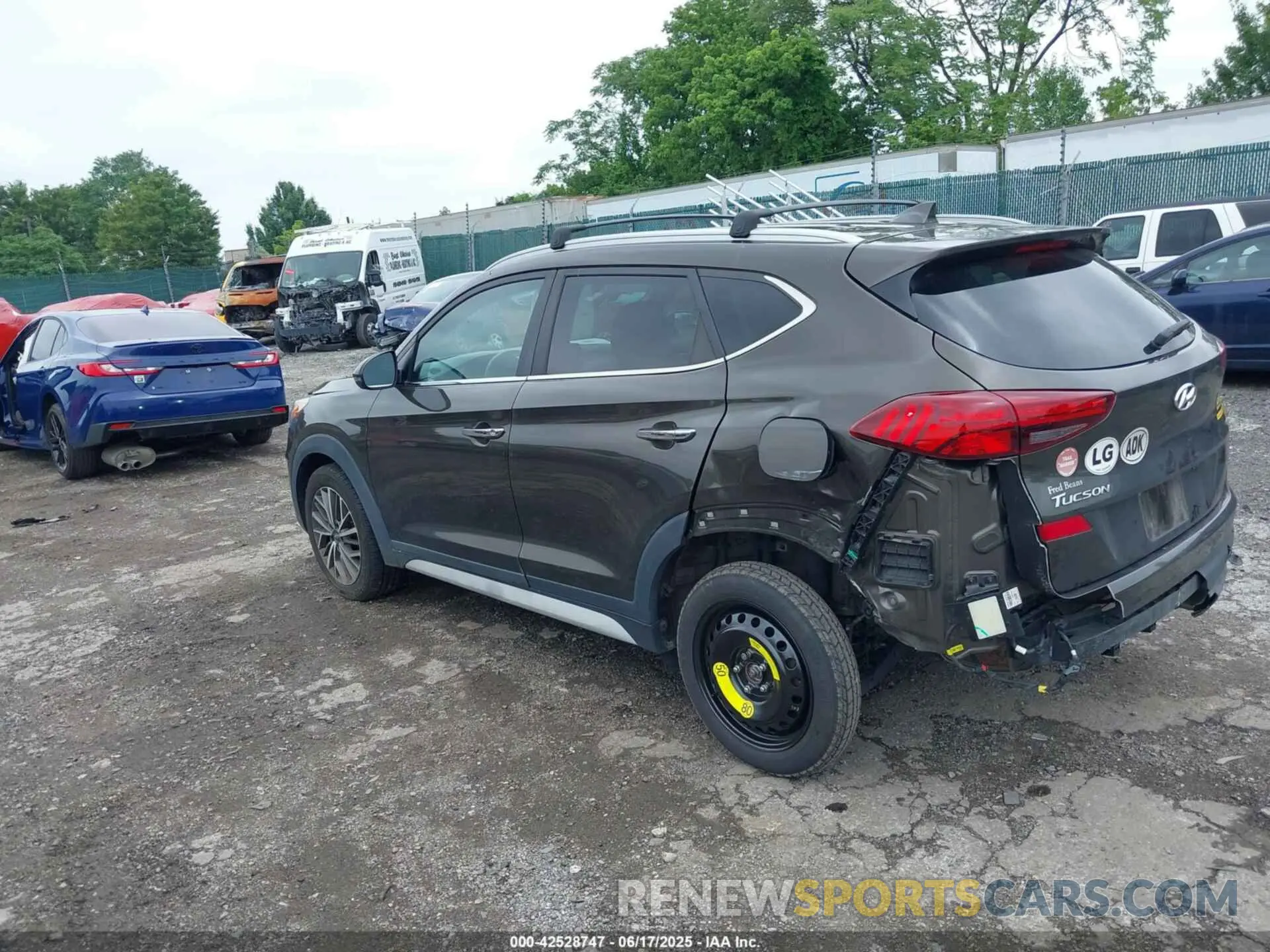 3 Photograph of a damaged car KM8J3CAL2LU200876 HYUNDAI TUCSON 2020