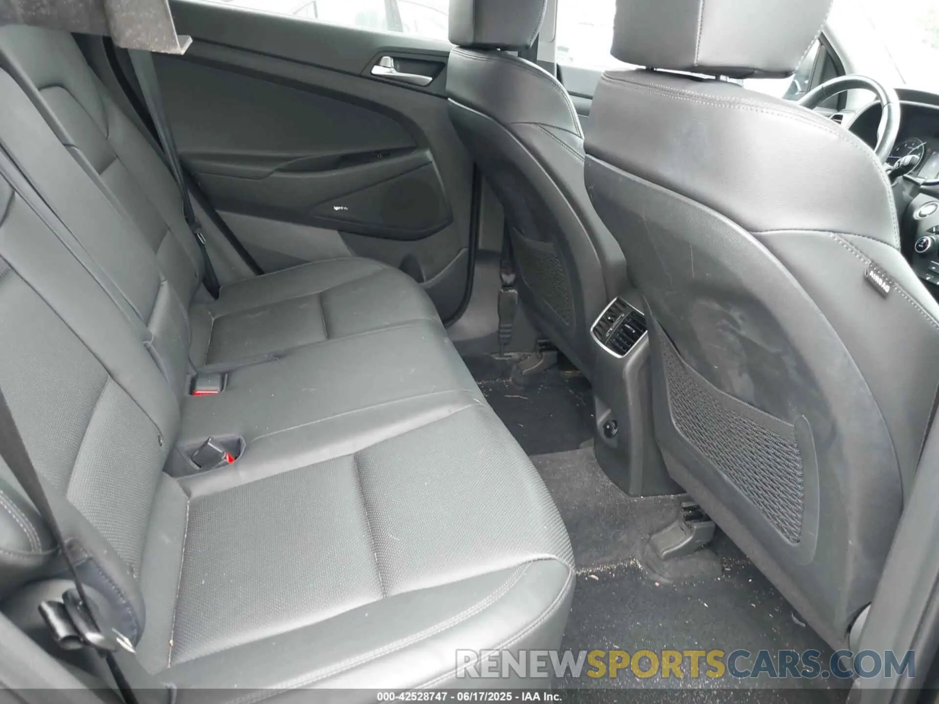 8 Photograph of a damaged car KM8J3CAL2LU200876 HYUNDAI TUCSON 2020