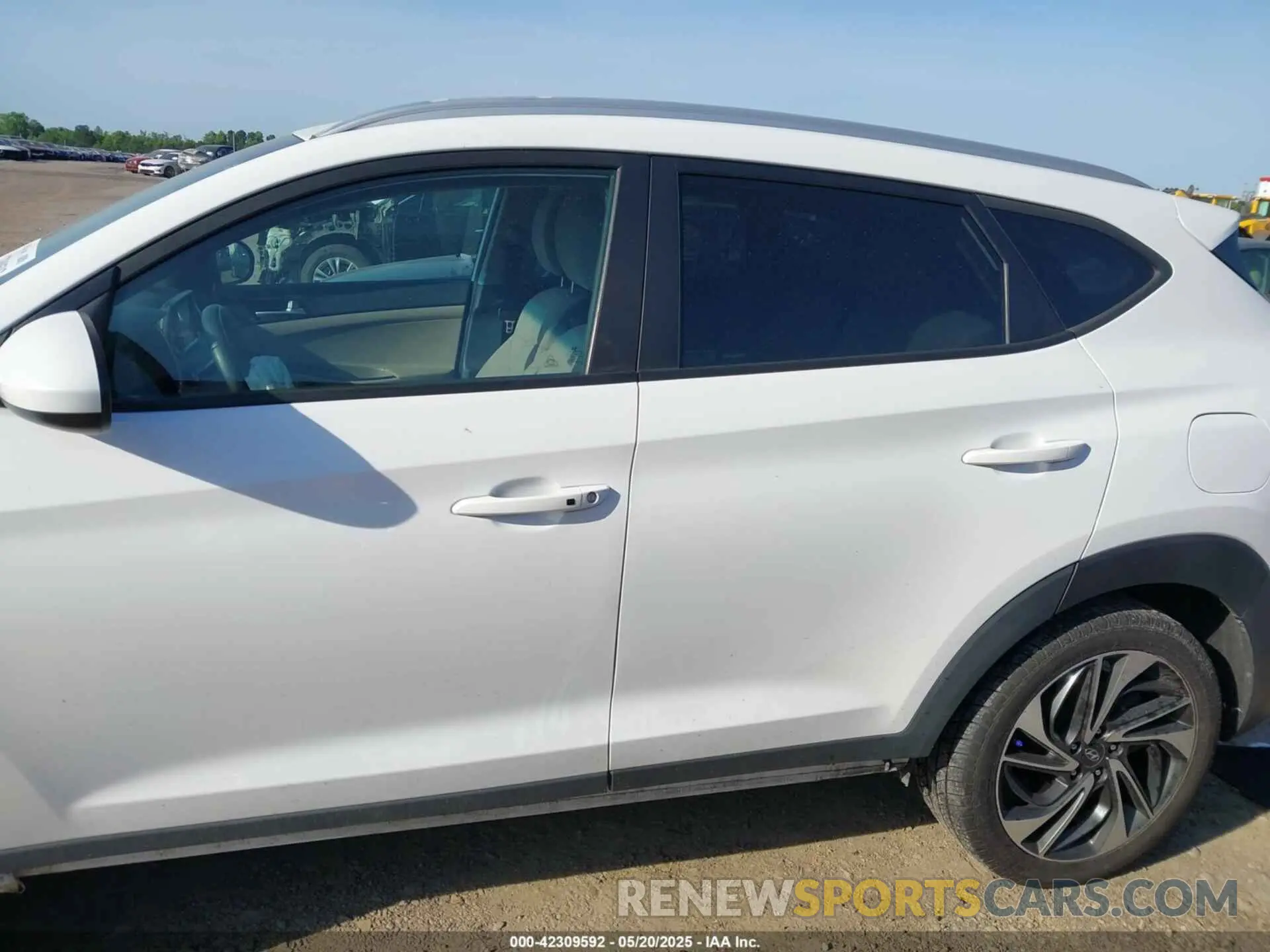 14 Photograph of a damaged car KM8J3CAL5LU111920 HYUNDAI TUCSON 2020