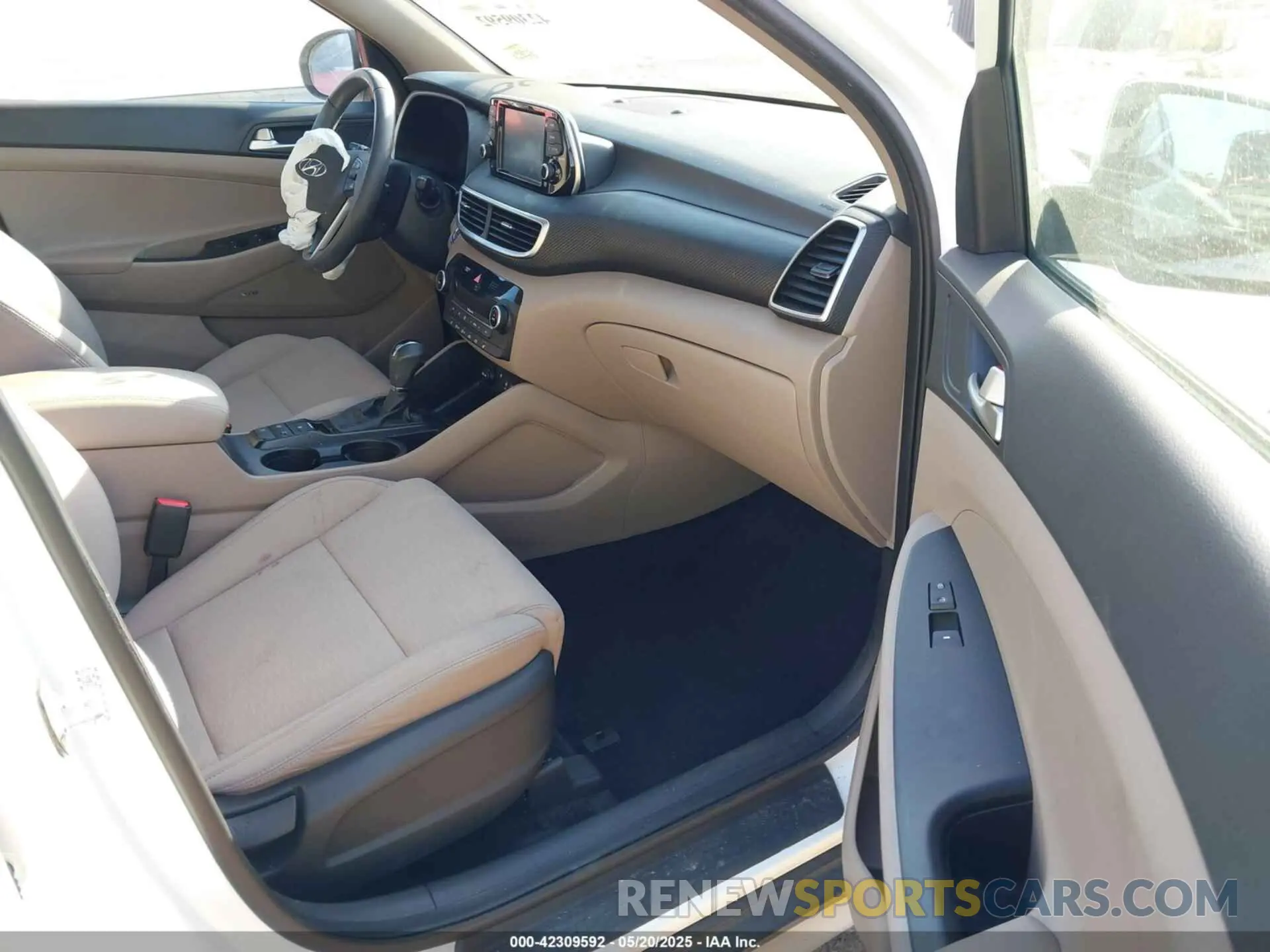 5 Photograph of a damaged car KM8J3CAL5LU111920 HYUNDAI TUCSON 2020