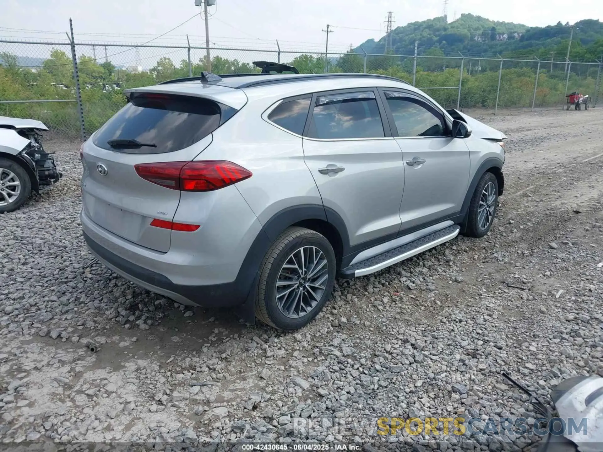 4 Photograph of a damaged car KM8J3CAL5LU194927 HYUNDAI TUCSON 2020