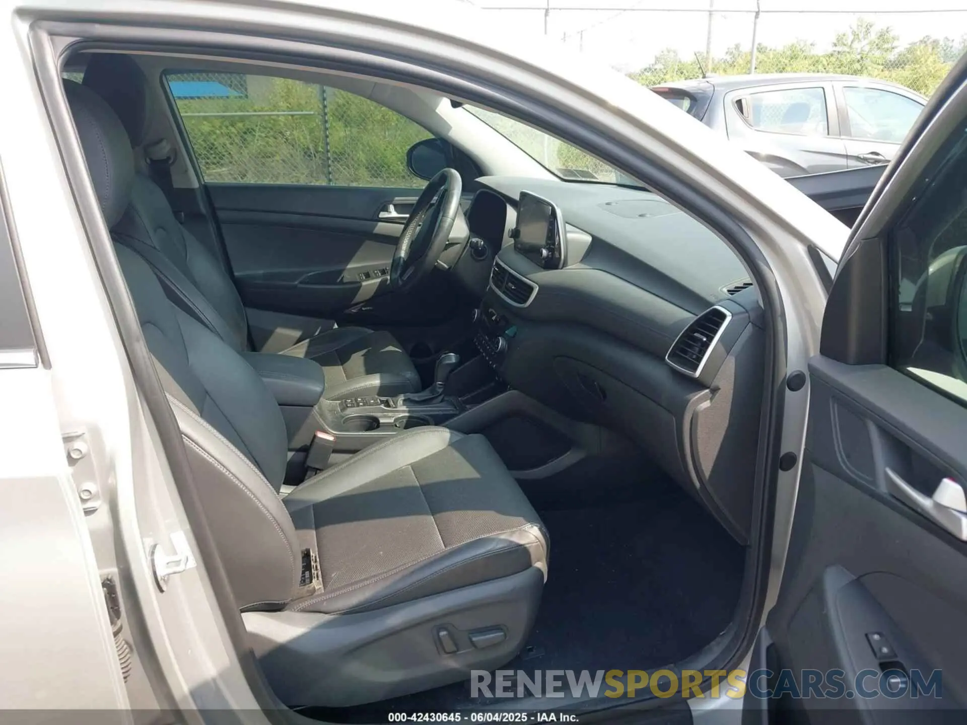 5 Photograph of a damaged car KM8J3CAL5LU194927 HYUNDAI TUCSON 2020