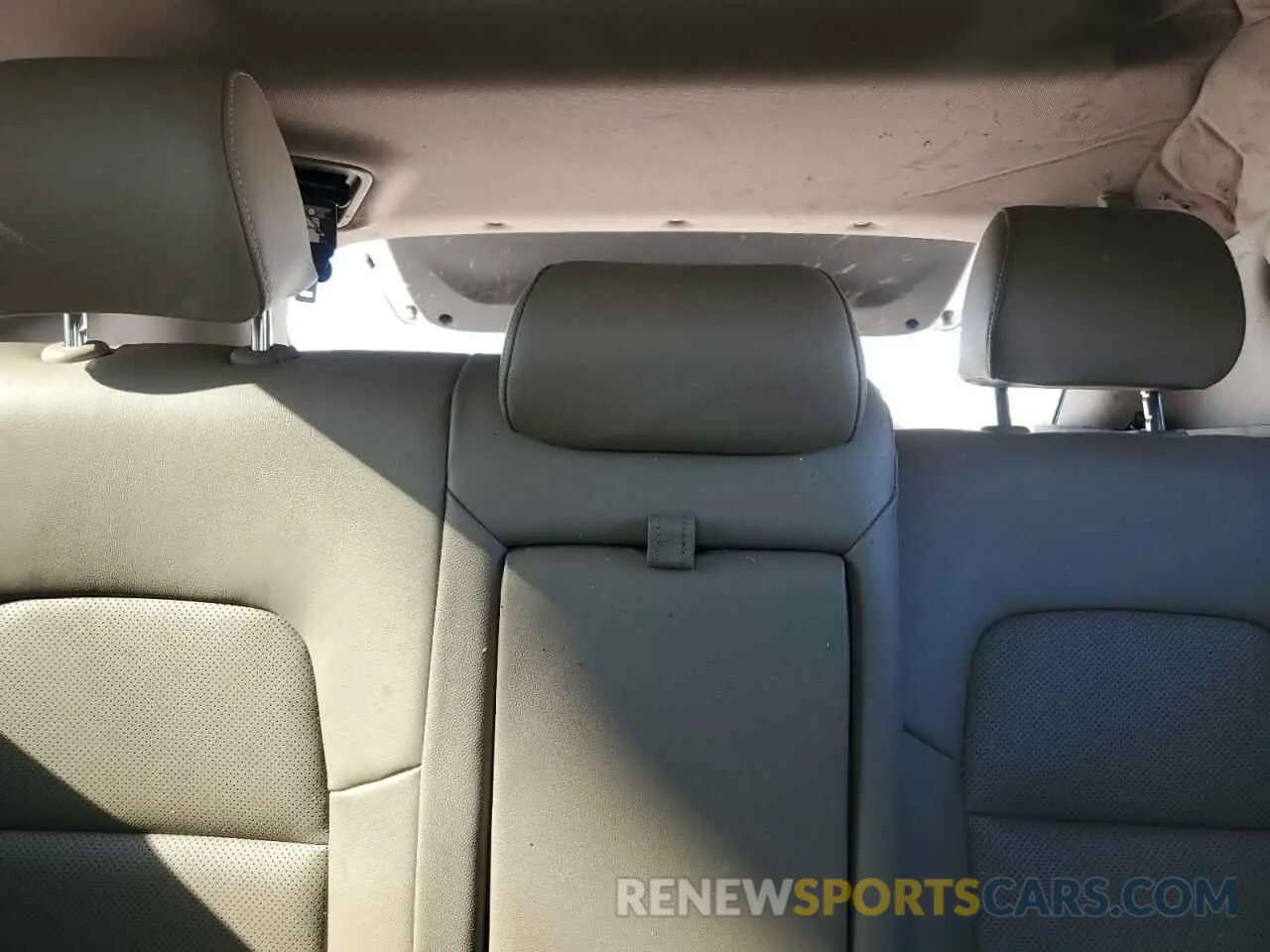 10 Photograph of a damaged car KM8J3CAL7LU261950 HYUNDAI TUCSON 2020