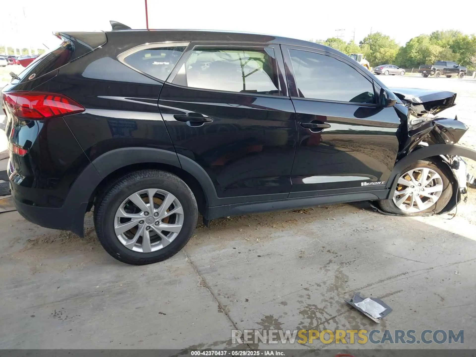 12 Photograph of a damaged car KM8J23A45MU338117 HYUNDAI TUCSON 2021