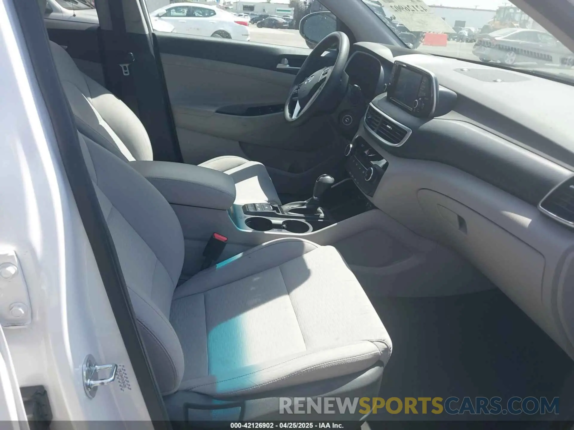 5 Photograph of a damaged car KM8J23A45MU364281 HYUNDAI TUCSON 2021