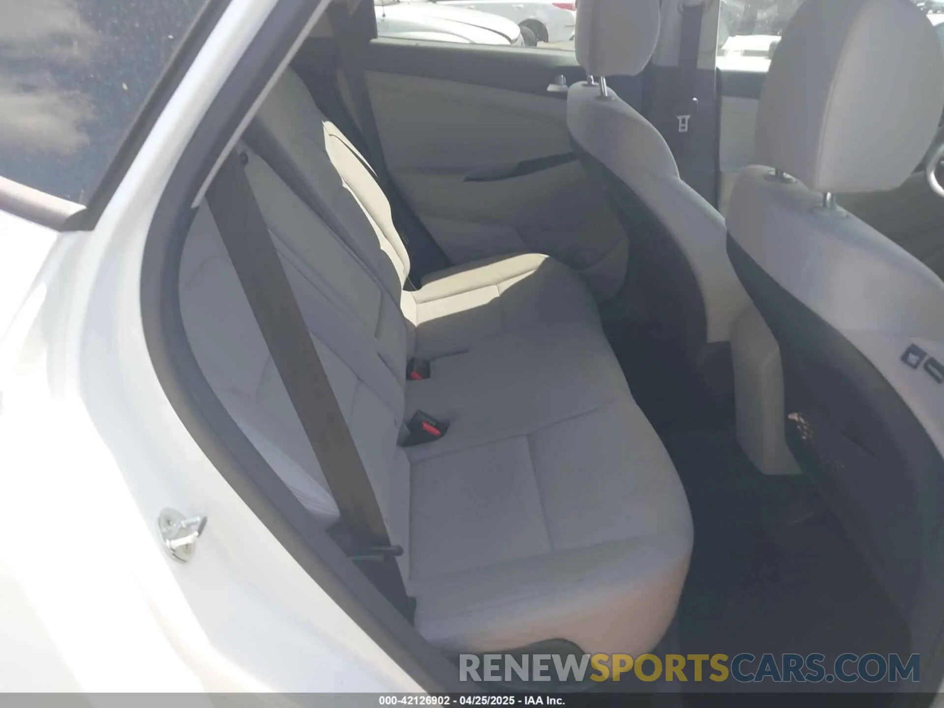 8 Photograph of a damaged car KM8J23A45MU364281 HYUNDAI TUCSON 2021