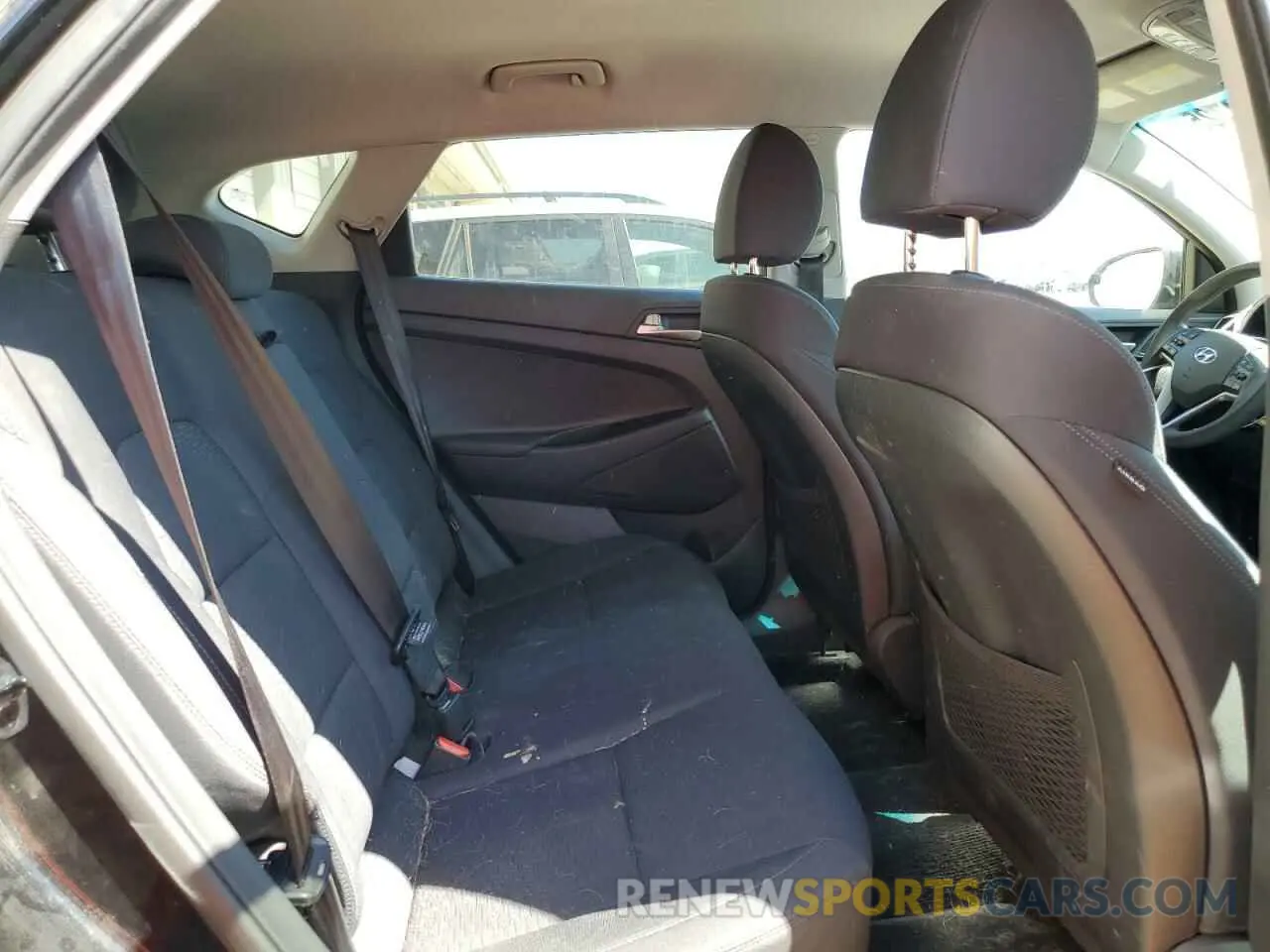 11 Photograph of a damaged car KM8J2CA42MU289426 HYUNDAI TUCSON 2021