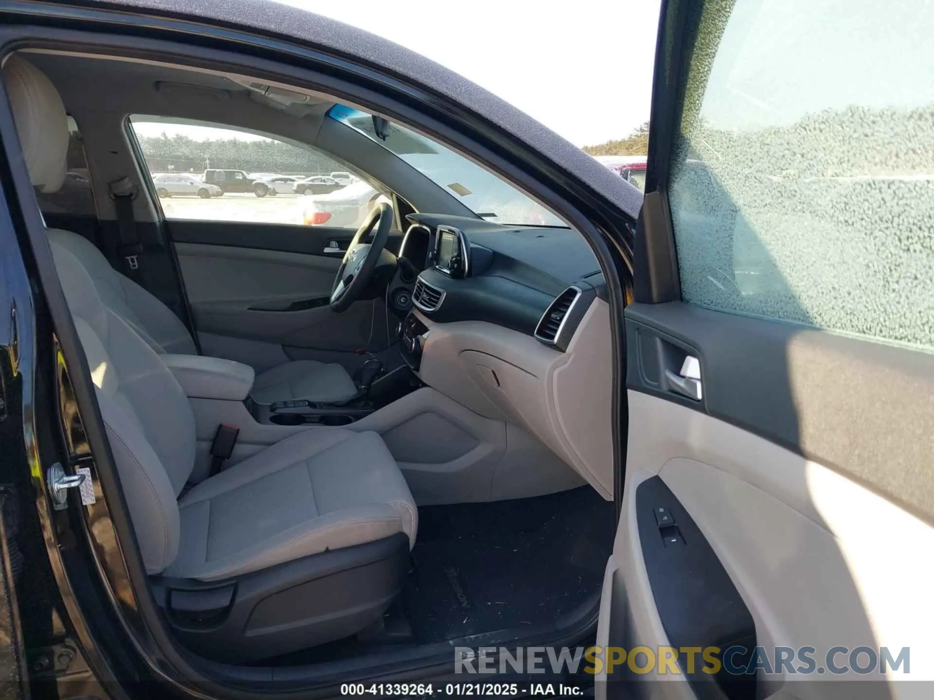 5 Photograph of a damaged car KM8J2CA42MU368157 HYUNDAI TUCSON 2021