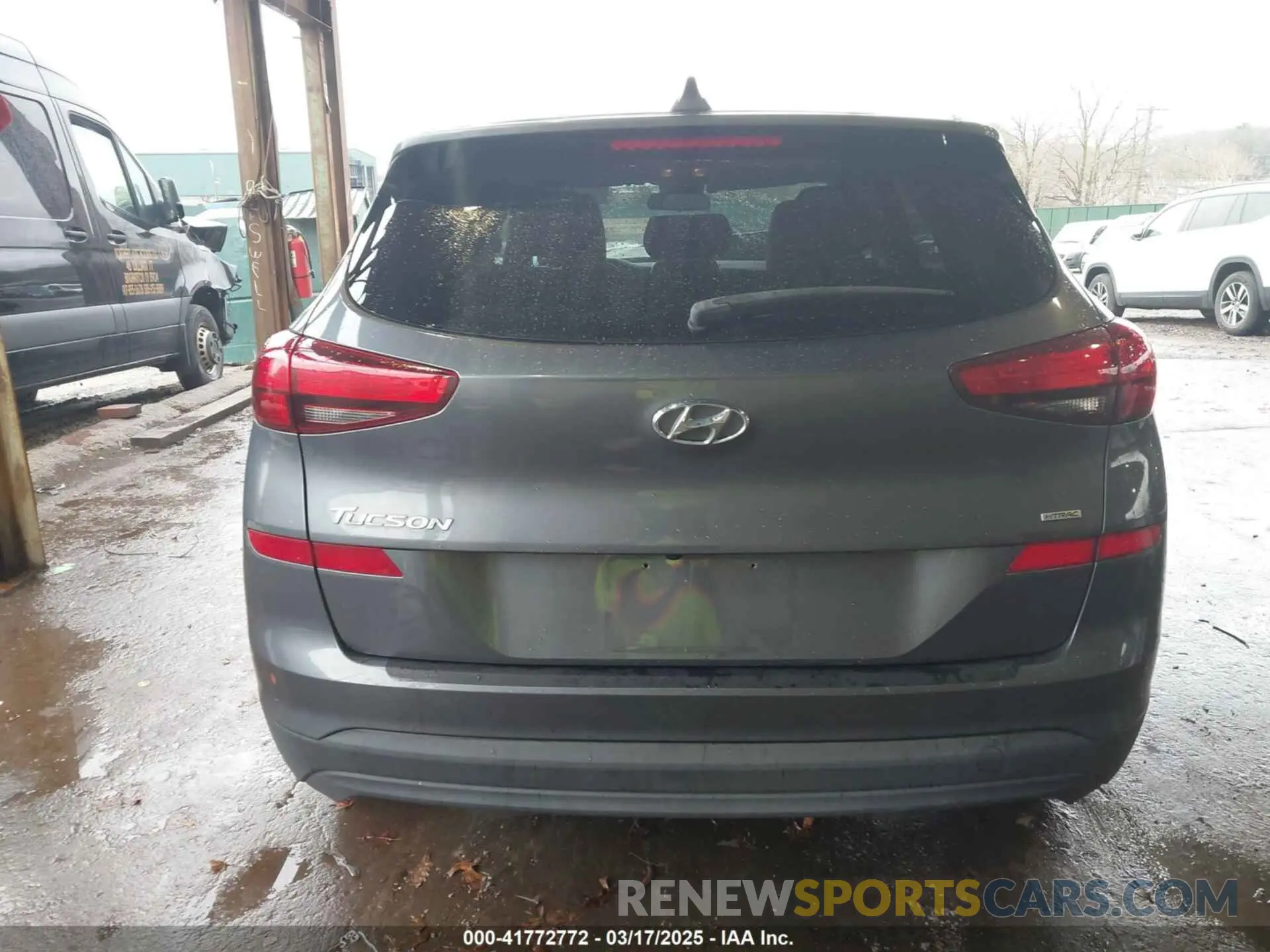 17 Photograph of a damaged car KM8J2CA42MU387677 HYUNDAI TUCSON 2021