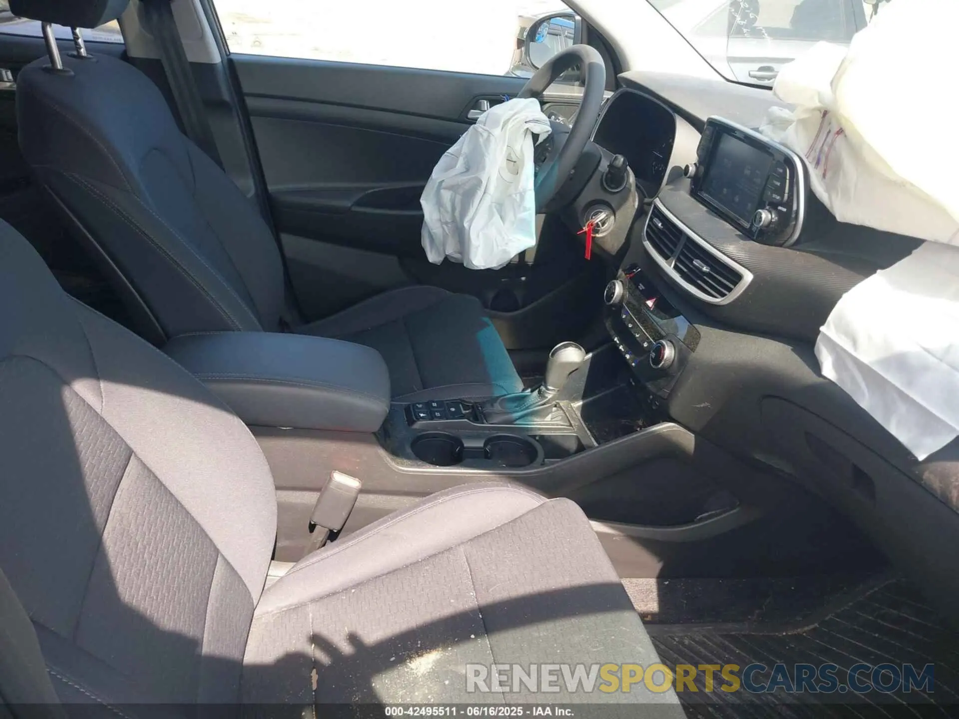 5 Photograph of a damaged car KM8J2CA43MU383007 HYUNDAI TUCSON 2021