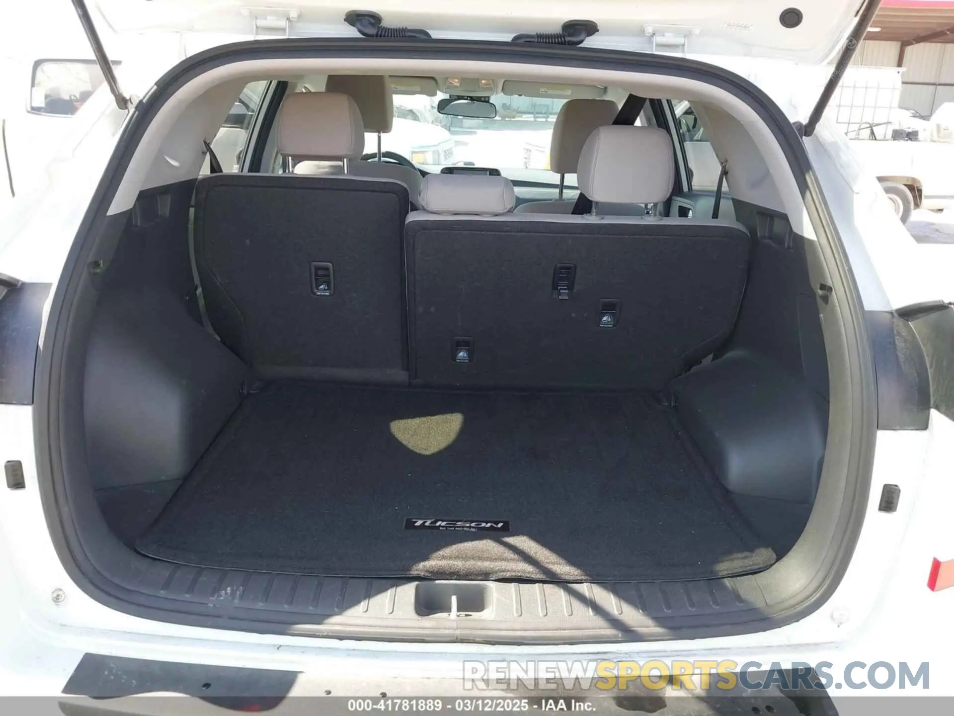 17 Photograph of a damaged car KM8J2CA44MU290013 HYUNDAI TUCSON 2021