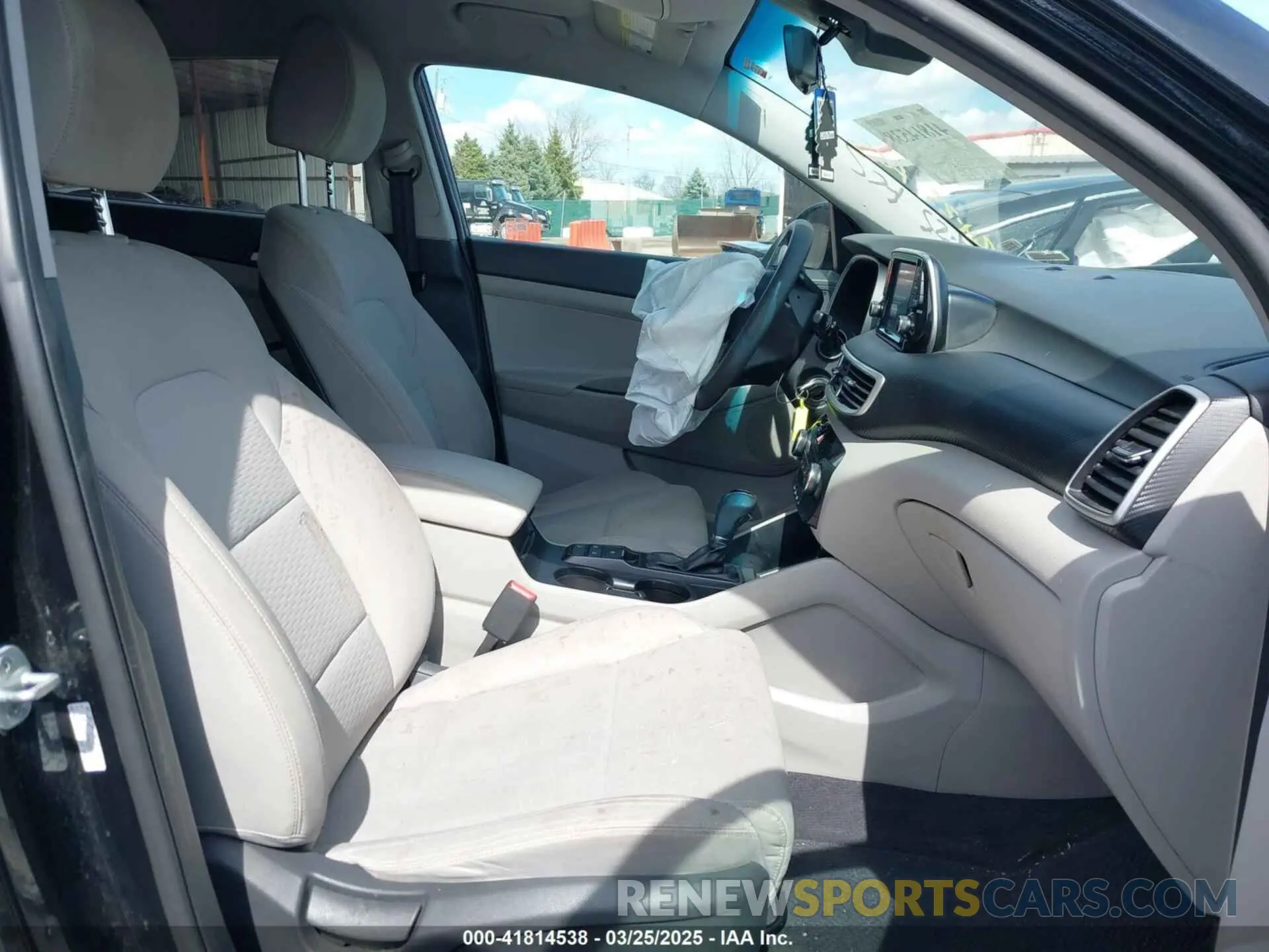 5 Photograph of a damaged car KM8J2CA46MU338935 HYUNDAI TUCSON 2021