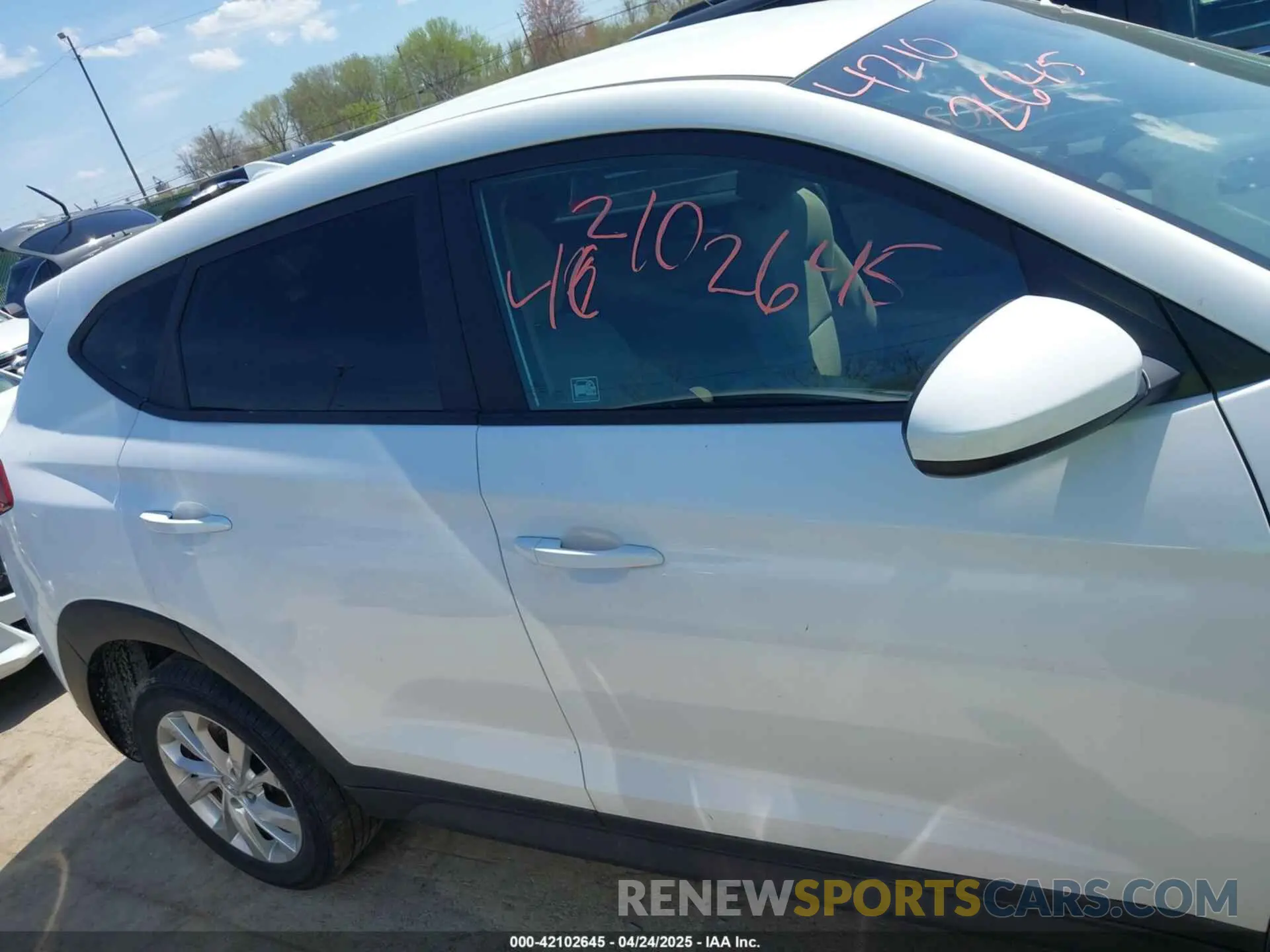 12 Photograph of a damaged car KM8J2CA46MU373510 HYUNDAI TUCSON 2021