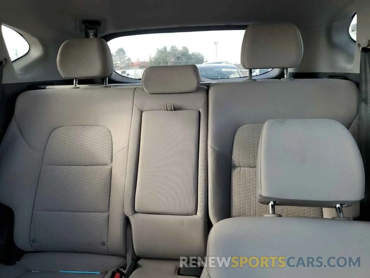10 Photograph of a damaged car KM8J2CA47MU344758 HYUNDAI TUCSON 2021