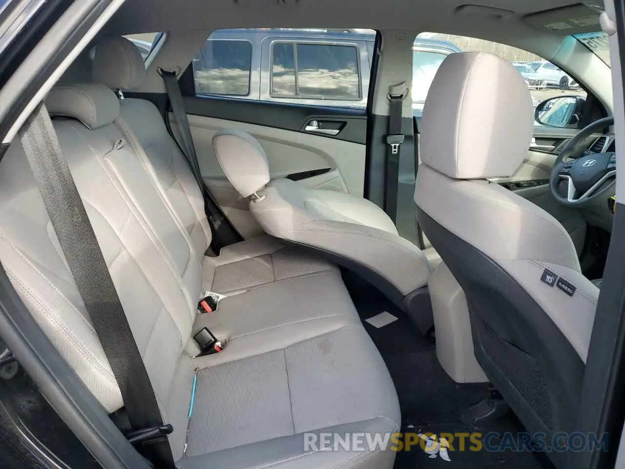 11 Photograph of a damaged car KM8J2CA47MU344758 HYUNDAI TUCSON 2021