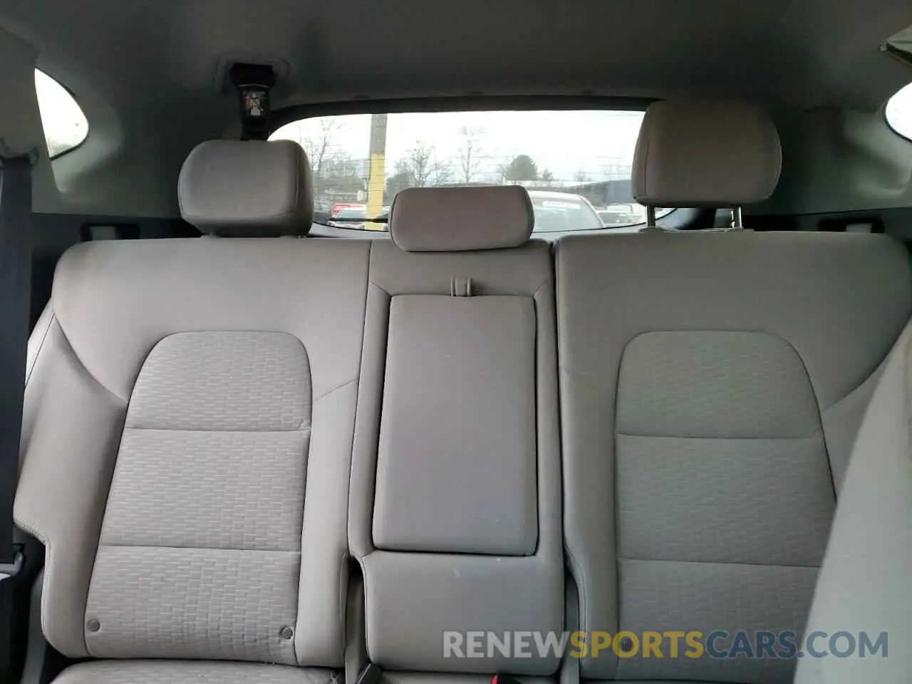 10 Photograph of a damaged car KM8J2CA48MU375176 HYUNDAI TUCSON 2021