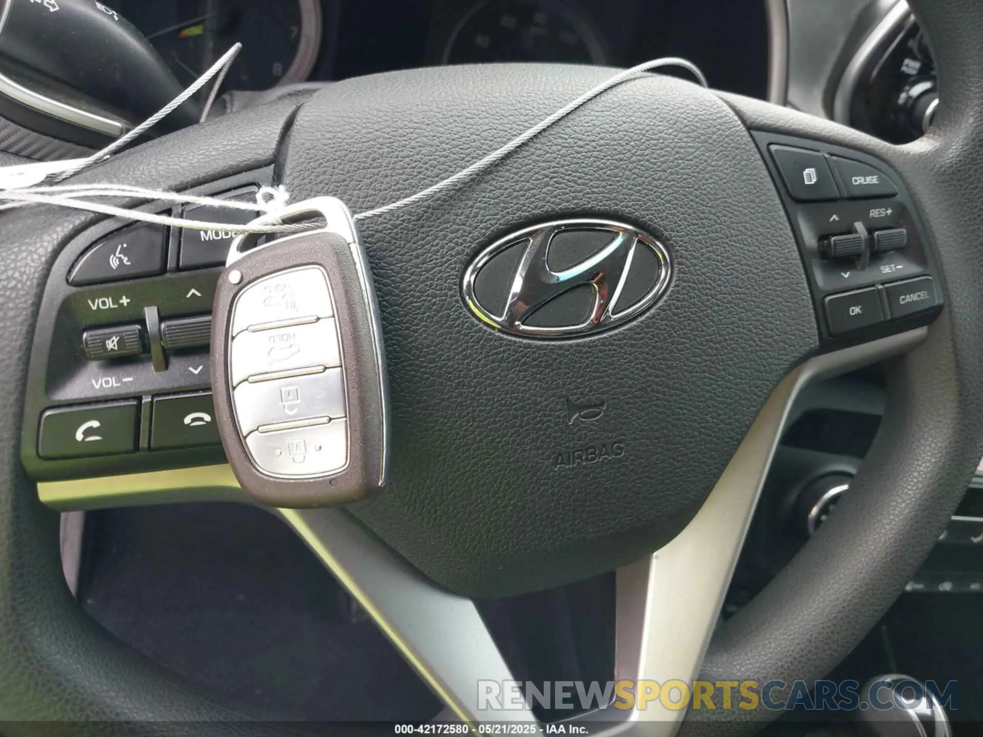 11 Photograph of a damaged car KM8J33A40MU332934 HYUNDAI TUCSON 2021